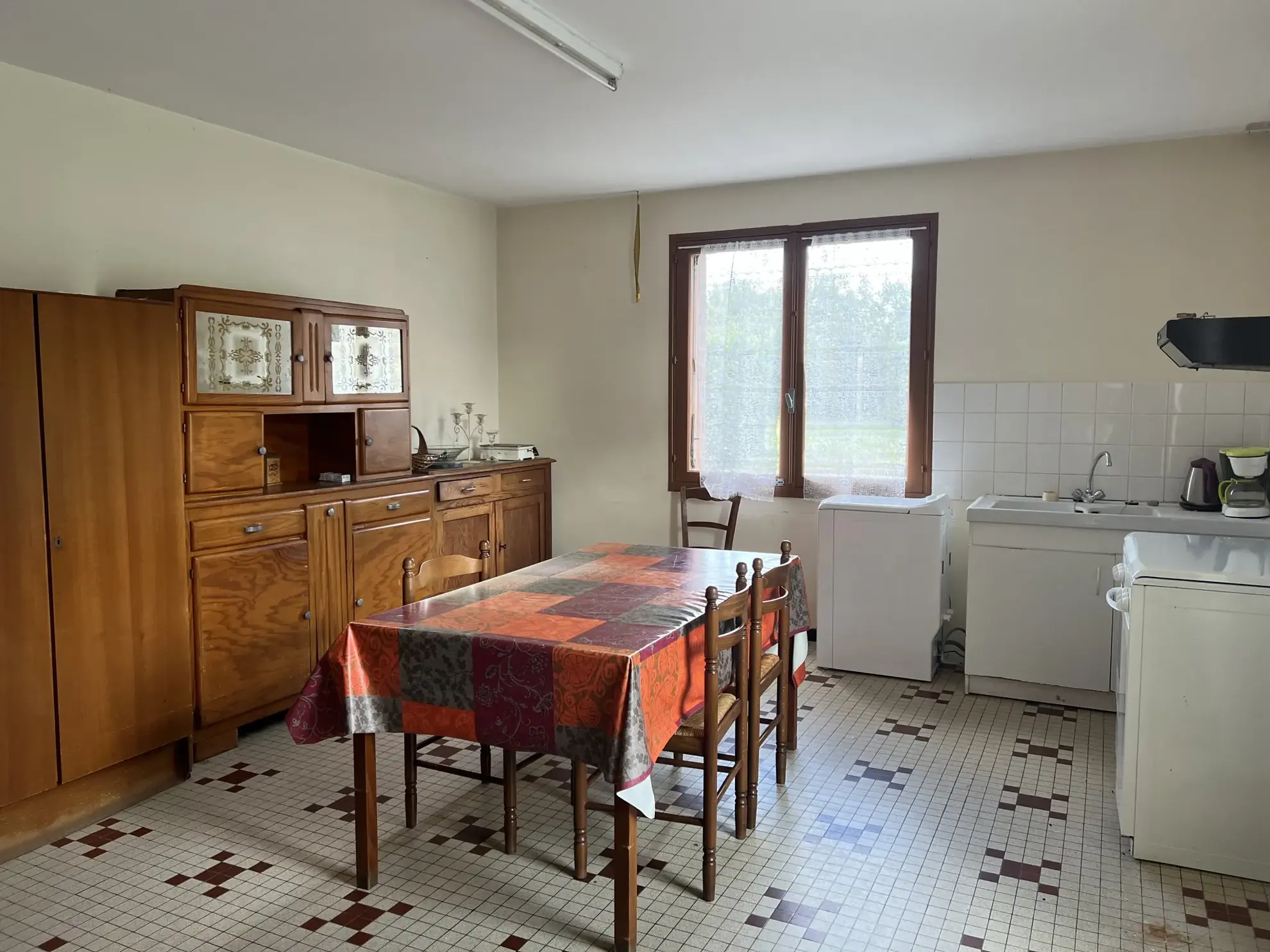 Maison à rénover avec terrain et grange à Saint Jean d’Hermine 