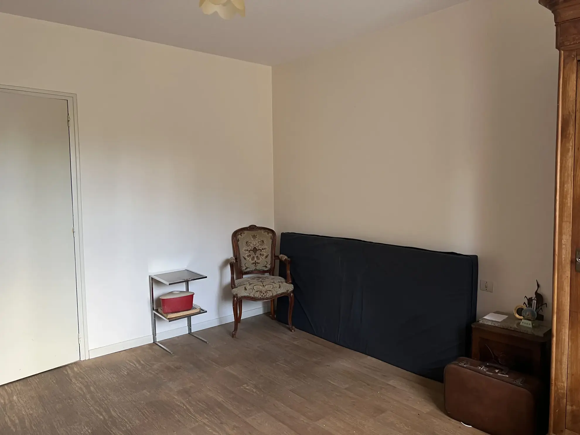 Maison à rénover avec terrain et grange à Saint Jean d’Hermine 