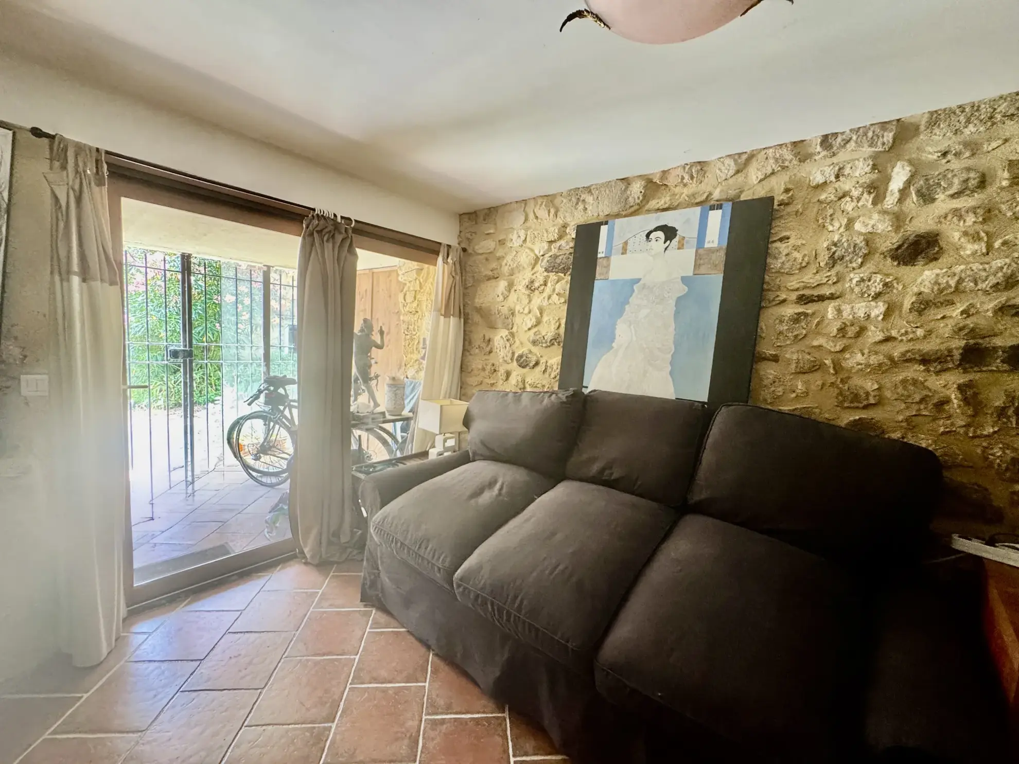 Maison de village avec vue sur le Château de Pouzilhac – 170 m² 