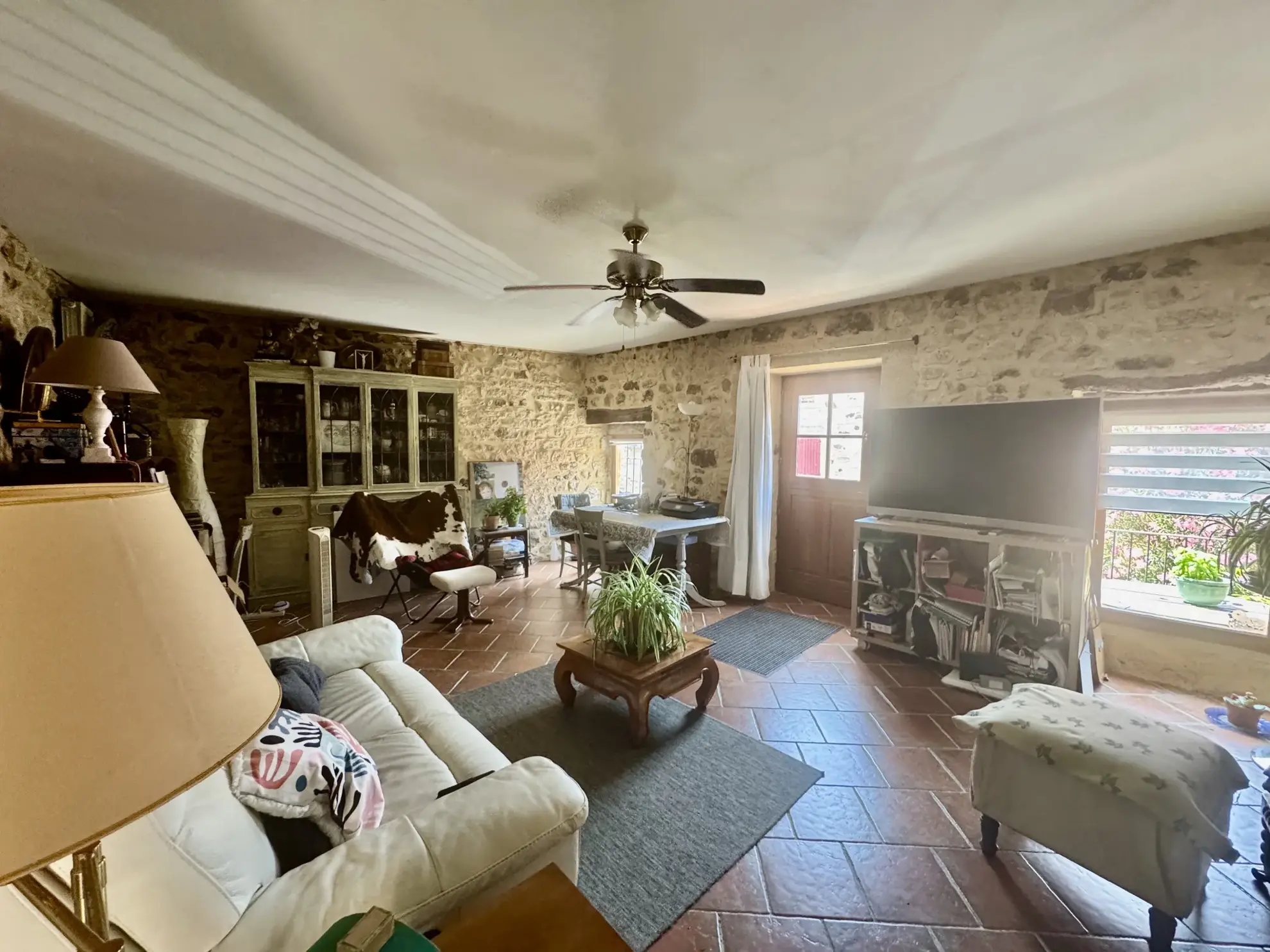 Maison de village avec vue sur le Château de Pouzilhac – 170 m² 