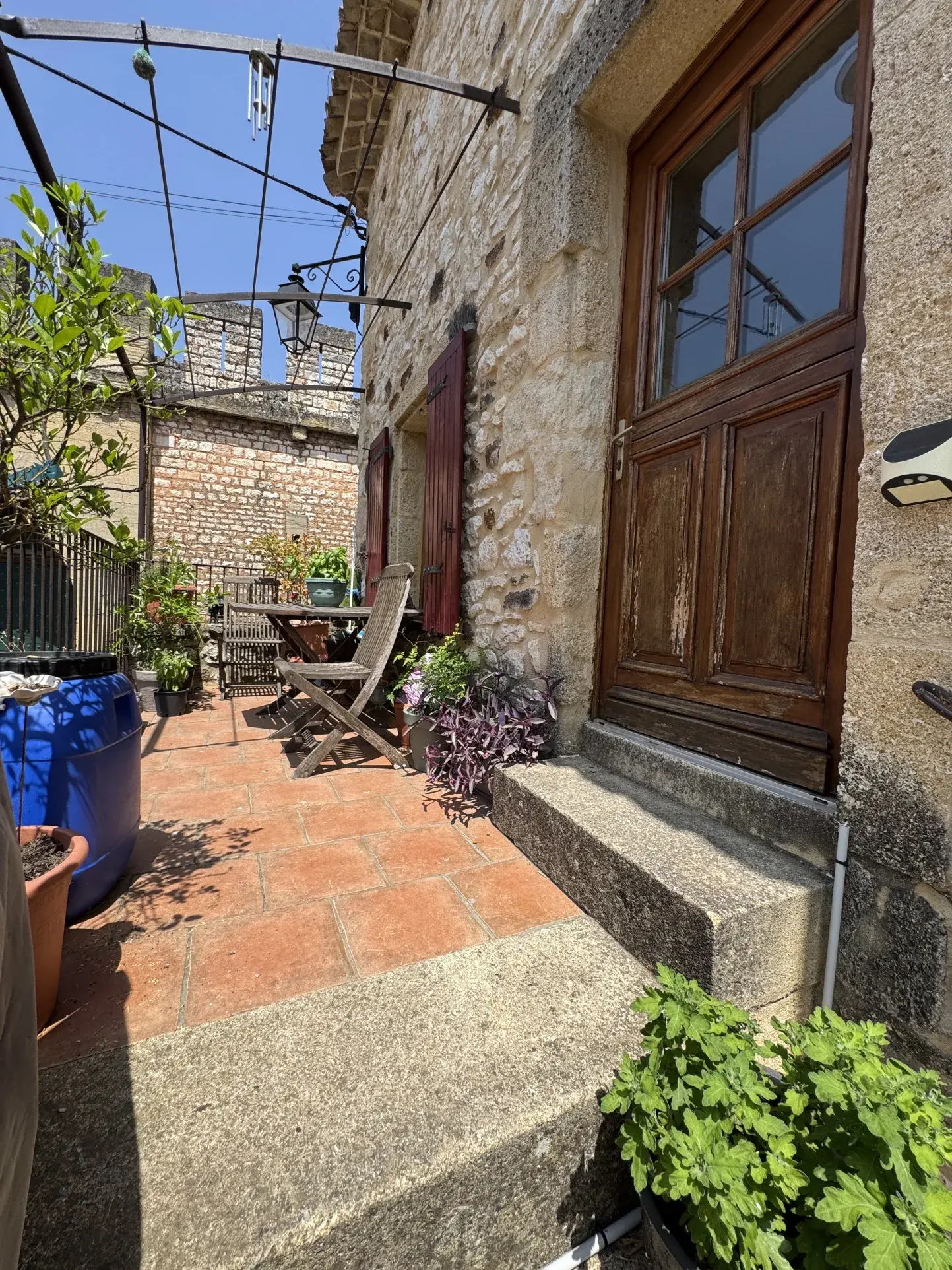 Maison de village avec vue sur le Château de Pouzilhac – 170 m² 
