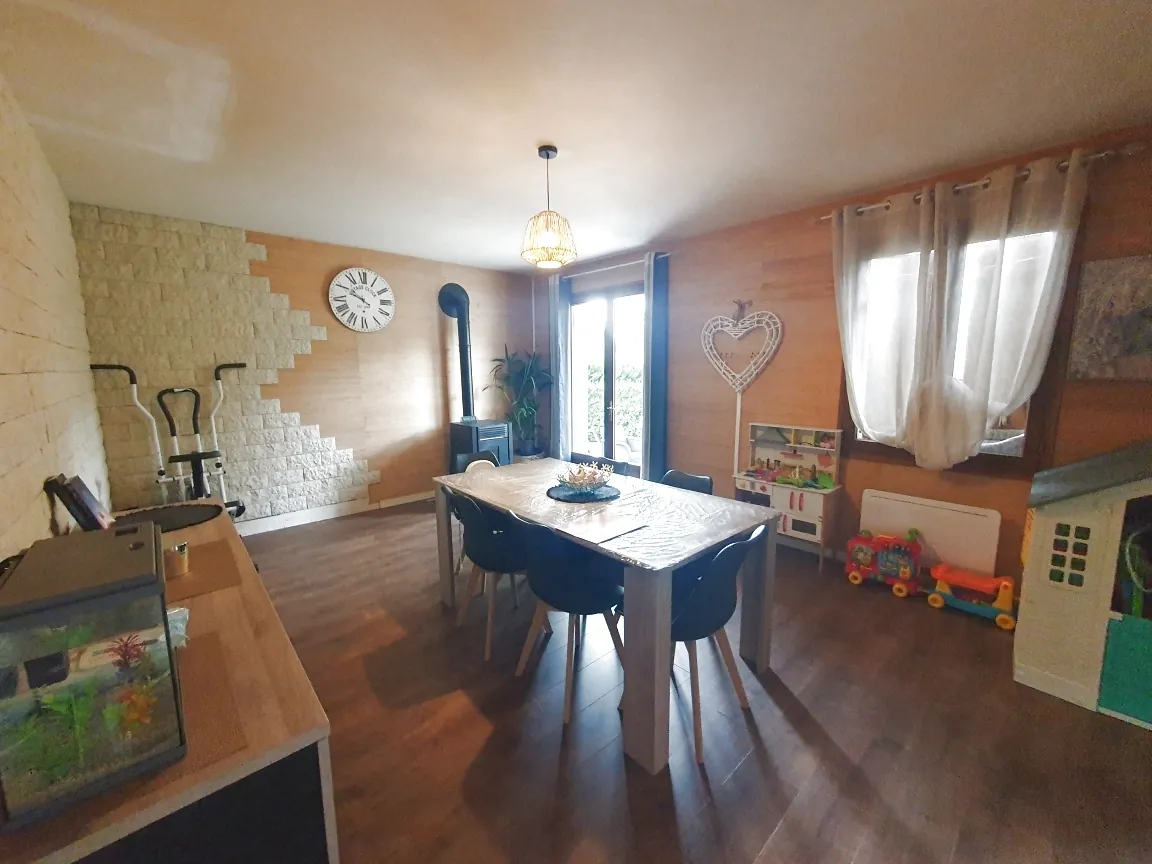 Belle maison familiale avec vue parc et grand jardin à Gros Chastang 