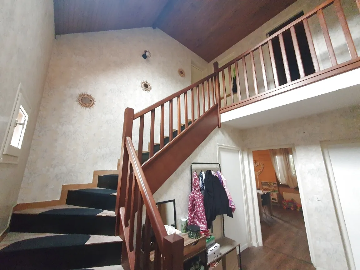 Belle maison familiale avec vue parc et grand jardin à Gros Chastang 