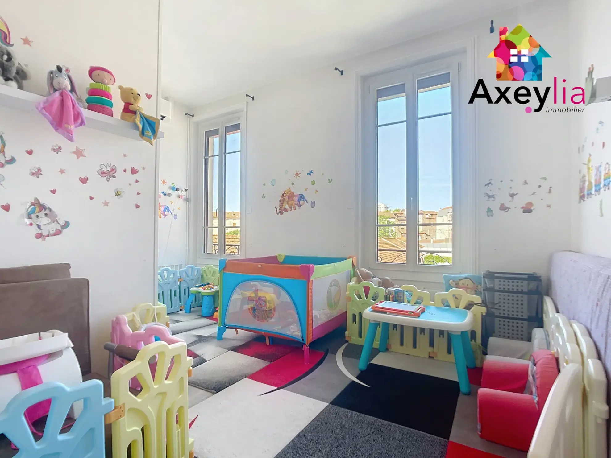 Appartement T5 rénové au centre de Roanne avec parking et cave 