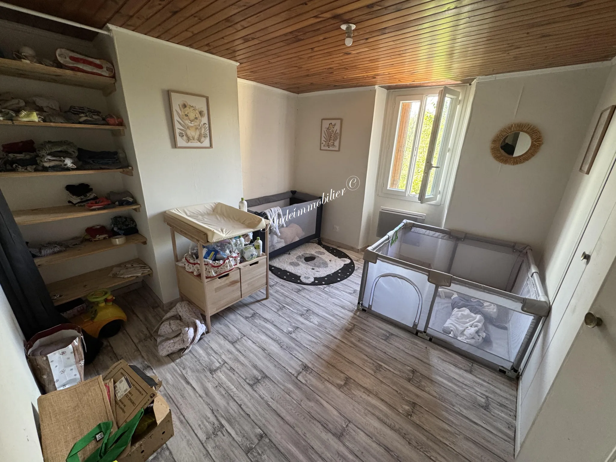 Immeuble de rapport à Limoux avec deux appartements loués et jardin 