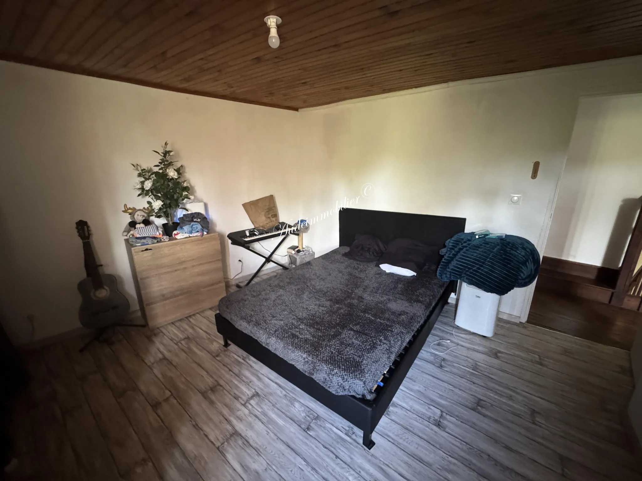 Immeuble de rapport à Limoux avec deux appartements loués et jardin 