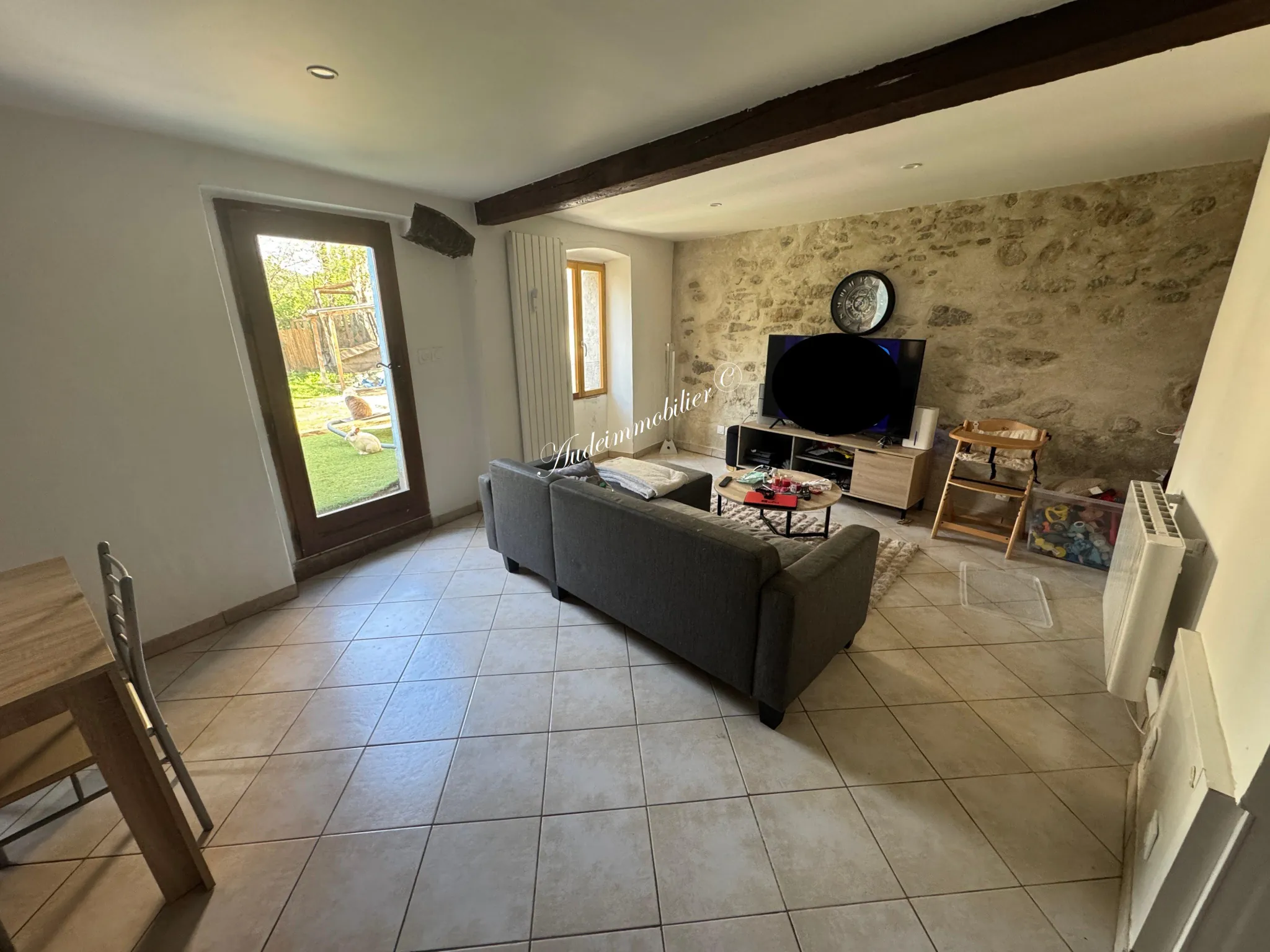 Immeuble de rapport à Limoux avec deux appartements loués et jardin