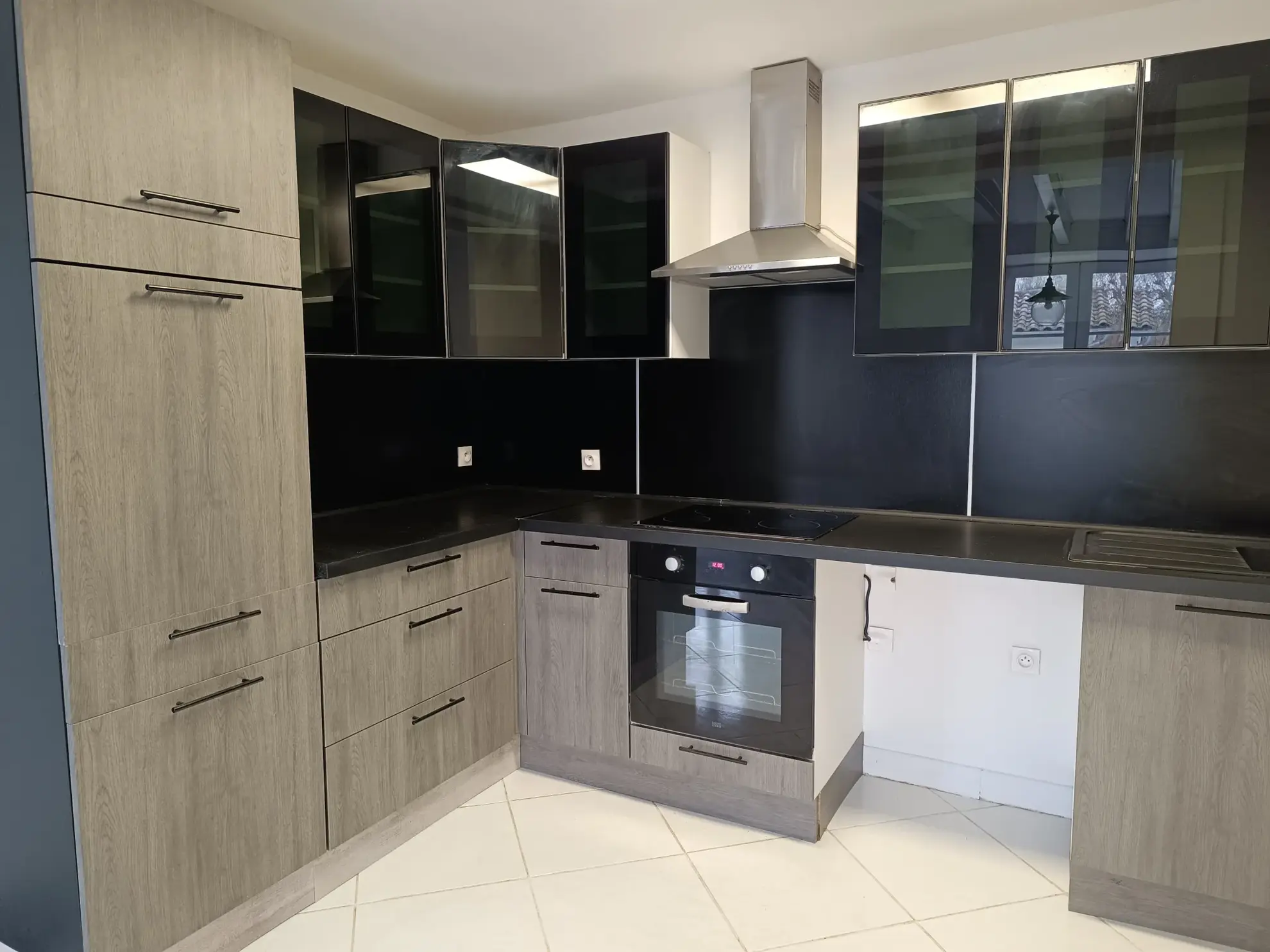 Maison de village à Chenac Saint Seurin d'Uzet avec 2 chambres et cuisine aménagée 