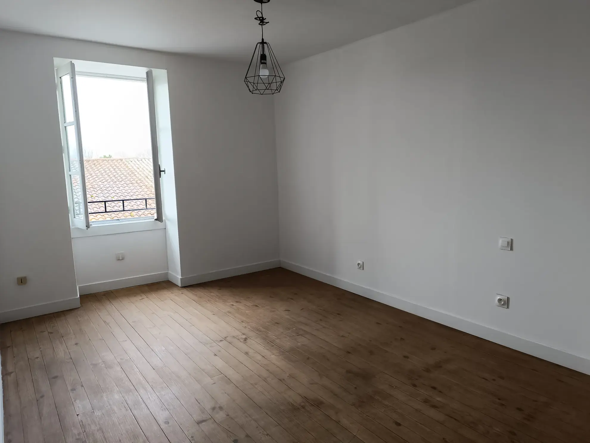 Maison de village à Chenac Saint Seurin d'Uzet avec 2 chambres et cuisine aménagée 