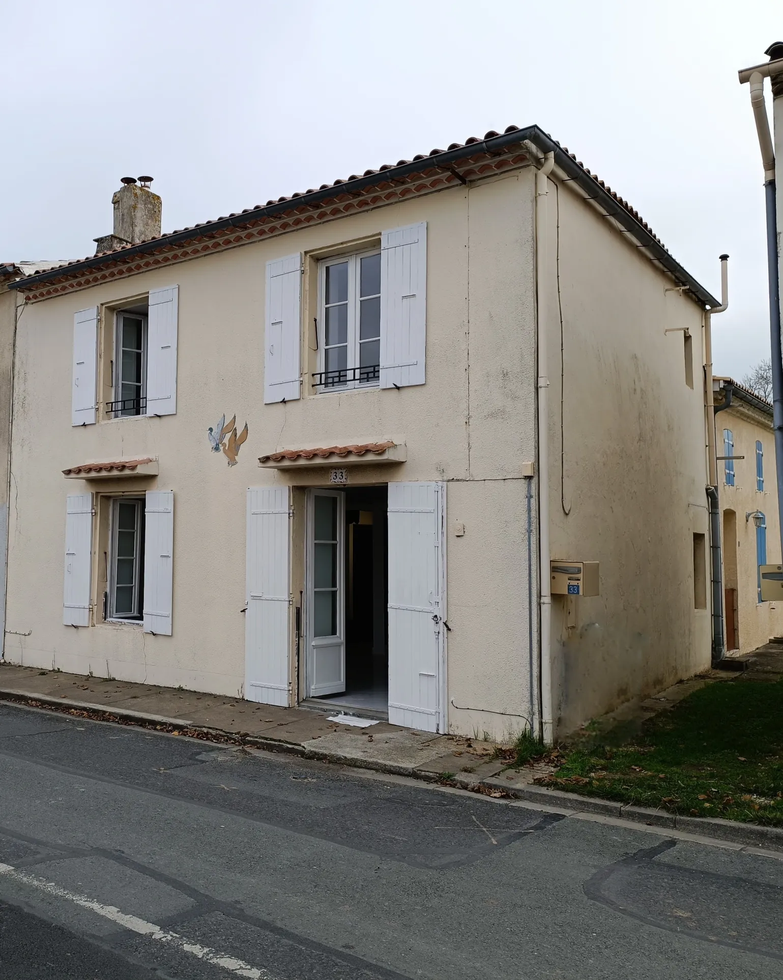 Maison de village à vendre à Chenac St Seurin d'Uzet avec 2 chambres