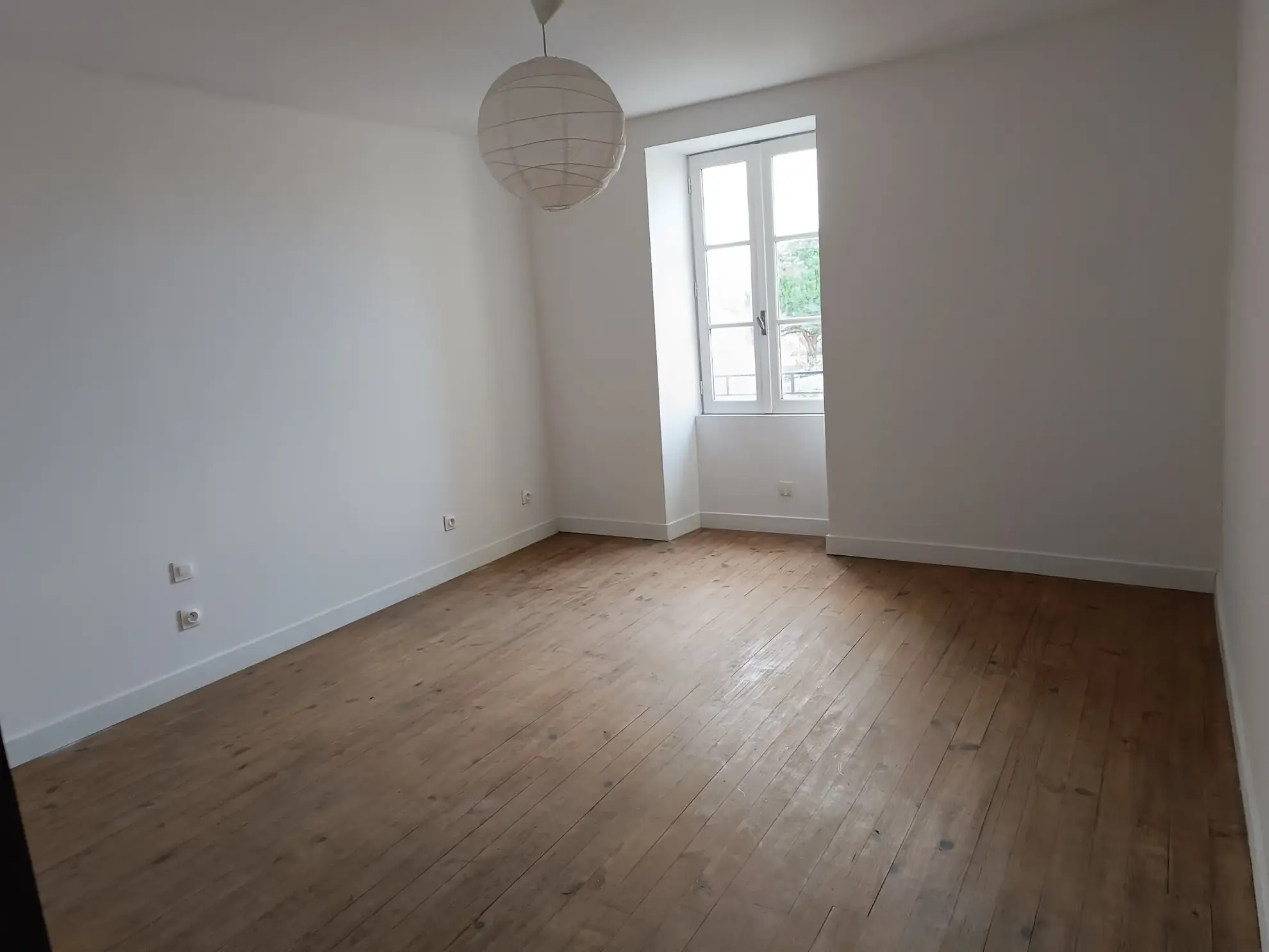 Maison de village à Chenac Saint Seurin d'Uzet avec 2 chambres et cuisine aménagée 