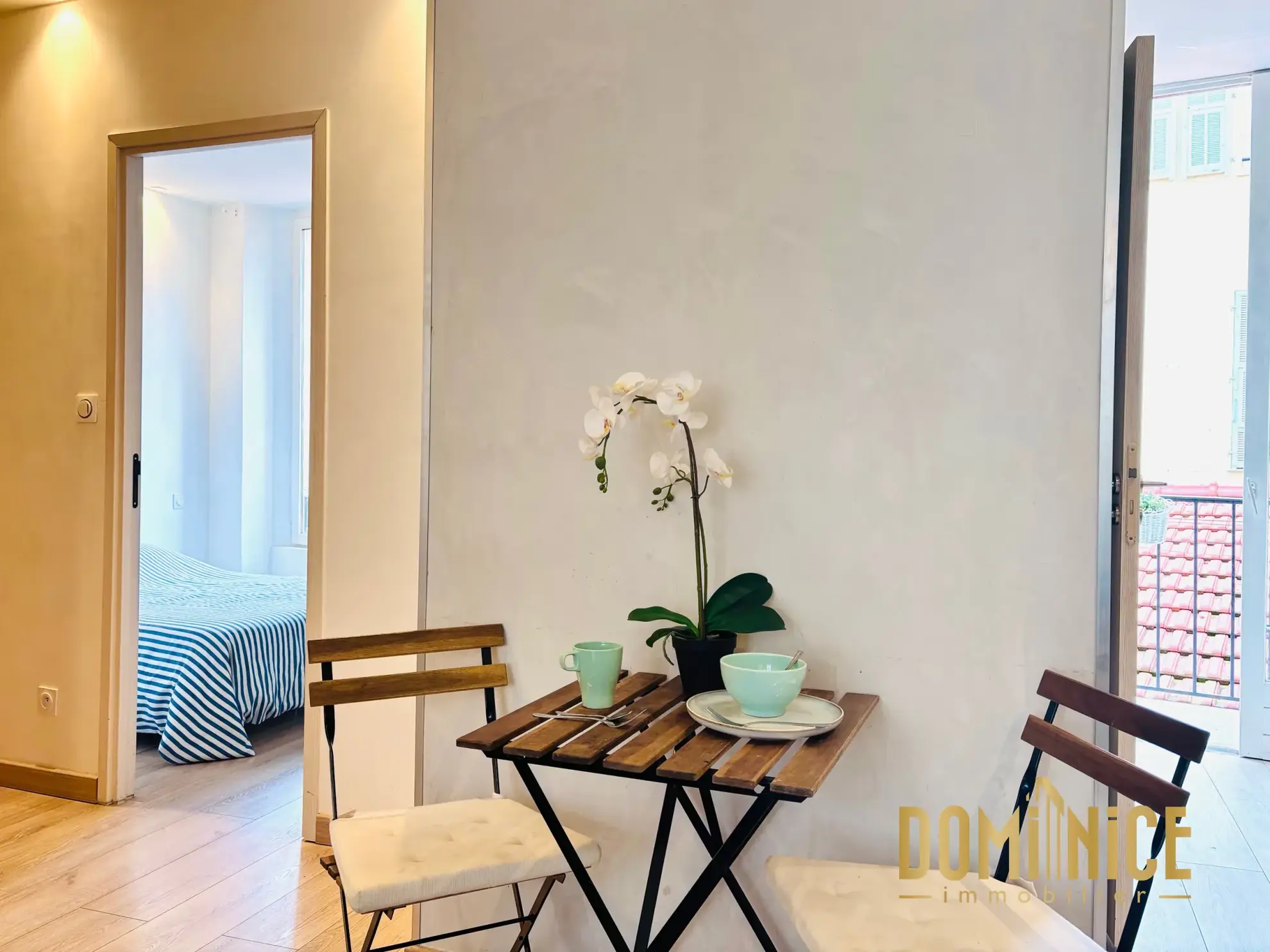 Charmant T2 meublé de 34 m² au Port de Nice avec balcons et excellente luminosité 