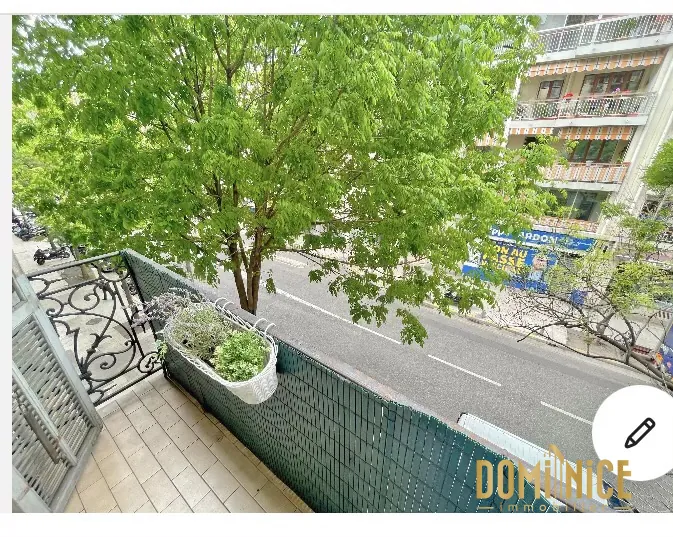 Charmant T2 meublé de 34 m² au Port de Nice avec balcons et excellente luminosité 