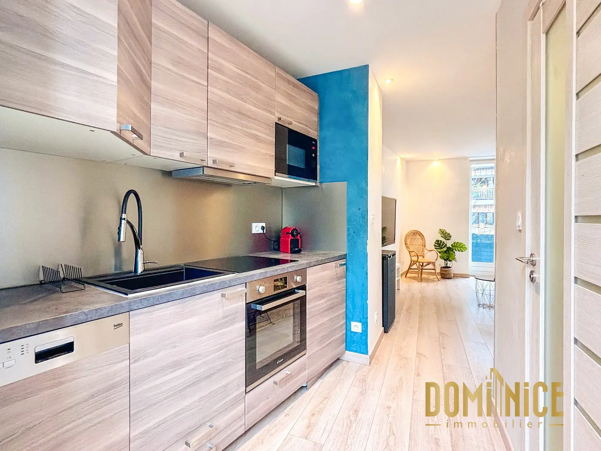 Charmant T2 meublé de 34 m² au Port de Nice avec balcons et excellente luminosité 