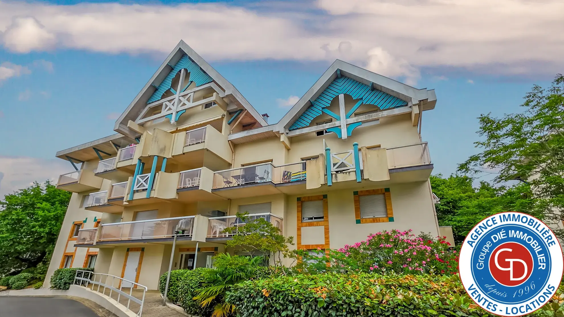 Bel appartement de type 2 avec balcon et piscine à Arcachon