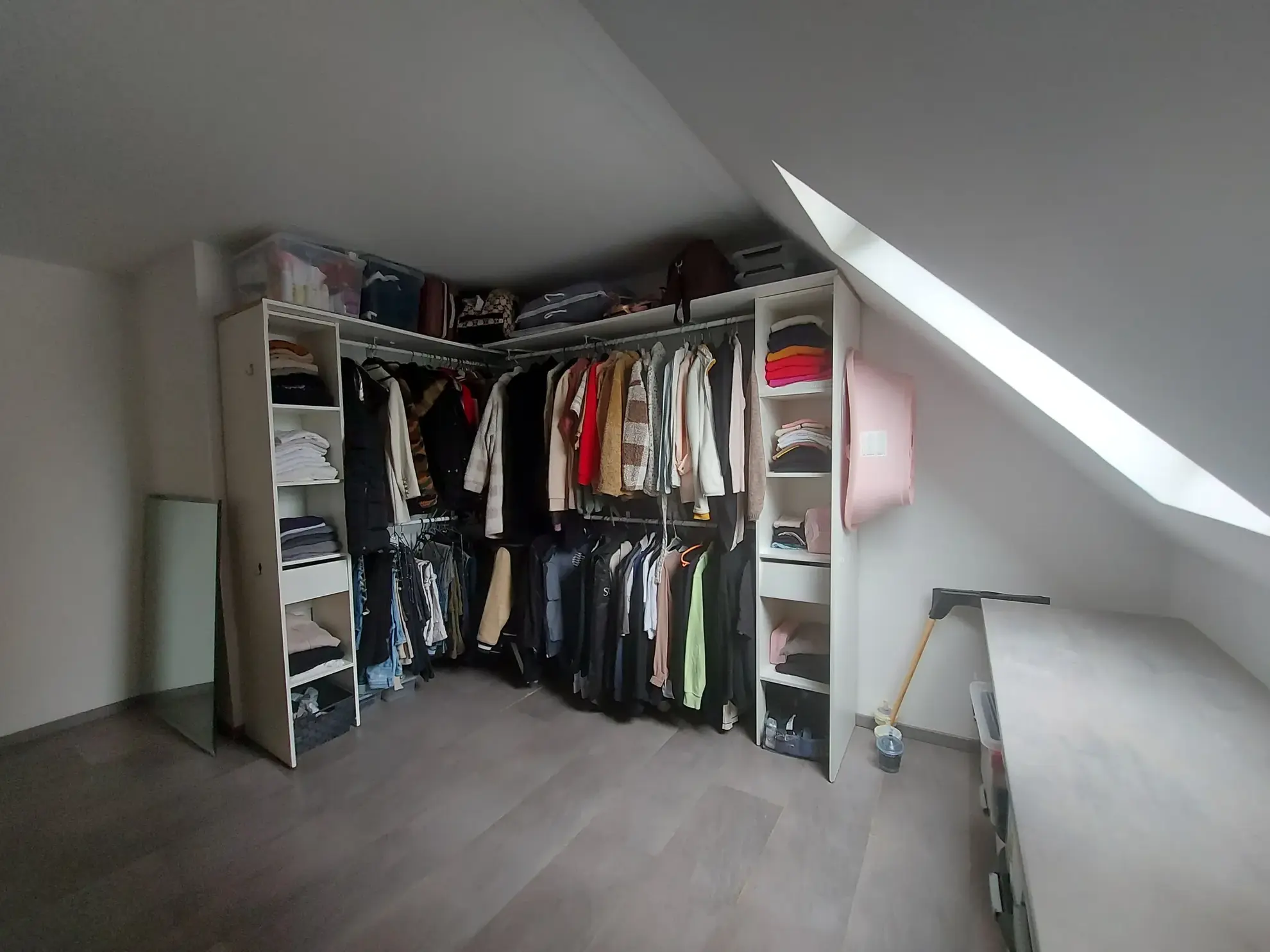 Appartement 4 pièces à Mantes-la-Ville avec balcon et parking en sous-sol 