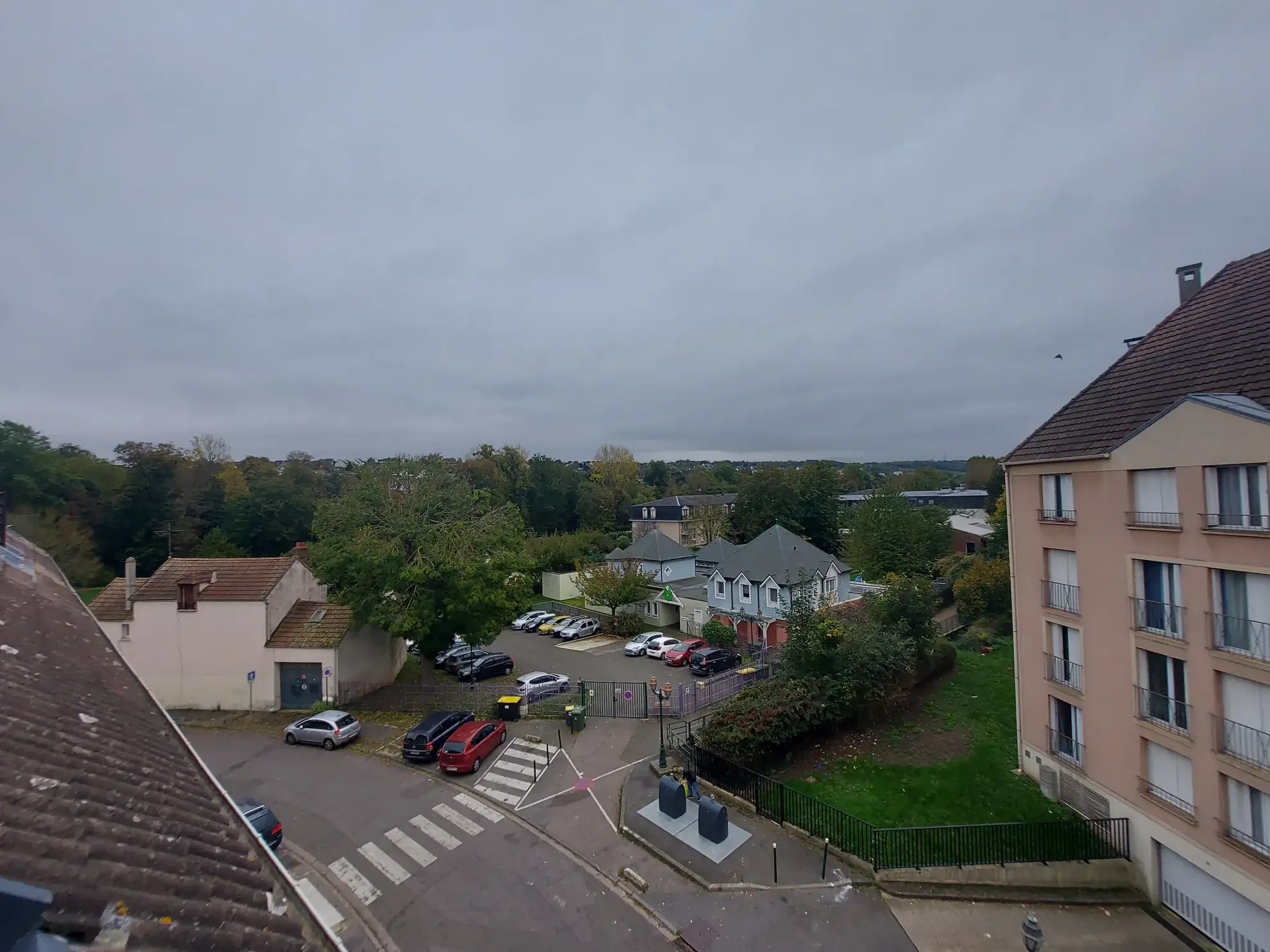 Appartement 4 pièces à Mantes-la-Ville avec balcon et parking en sous-sol 