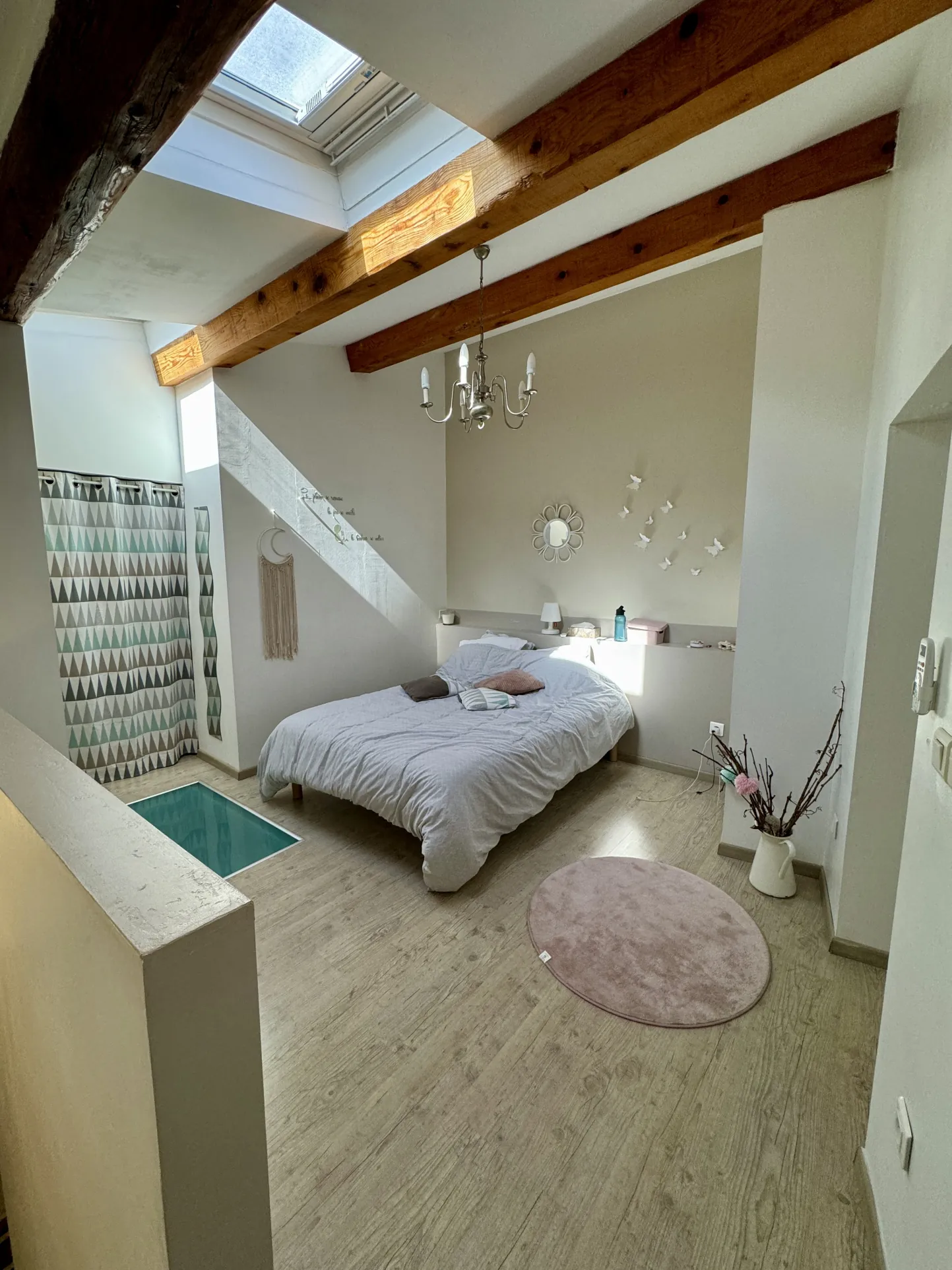 Maison de village calme à Aigues-vives avec terrasse et cheminée 