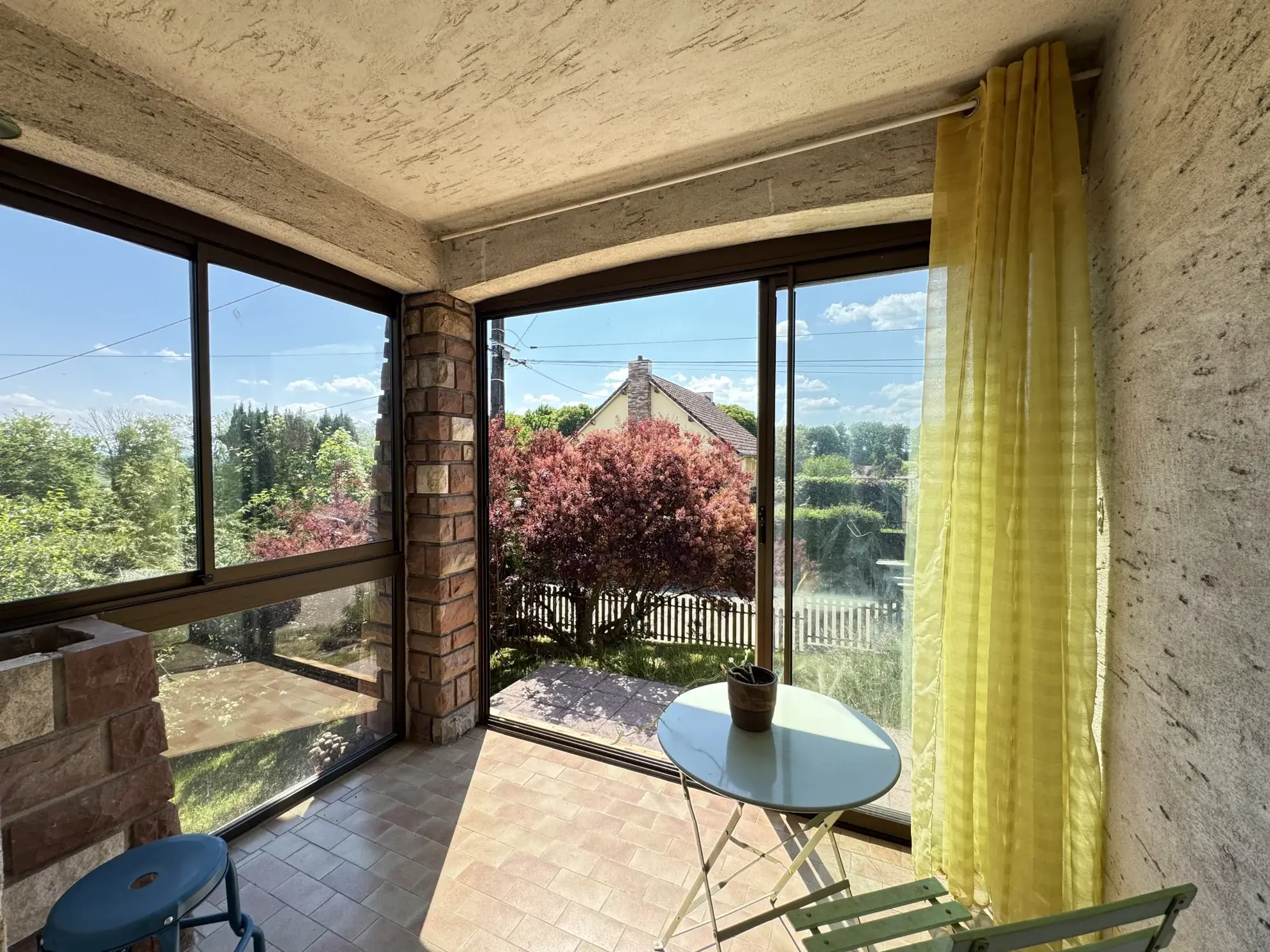 Maison familiale à Phaffans avec 7 chambres, terrain arboré et garage 