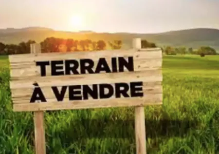 Terrain constructible de 615 m² à Roaix, au calme, hors lotissement