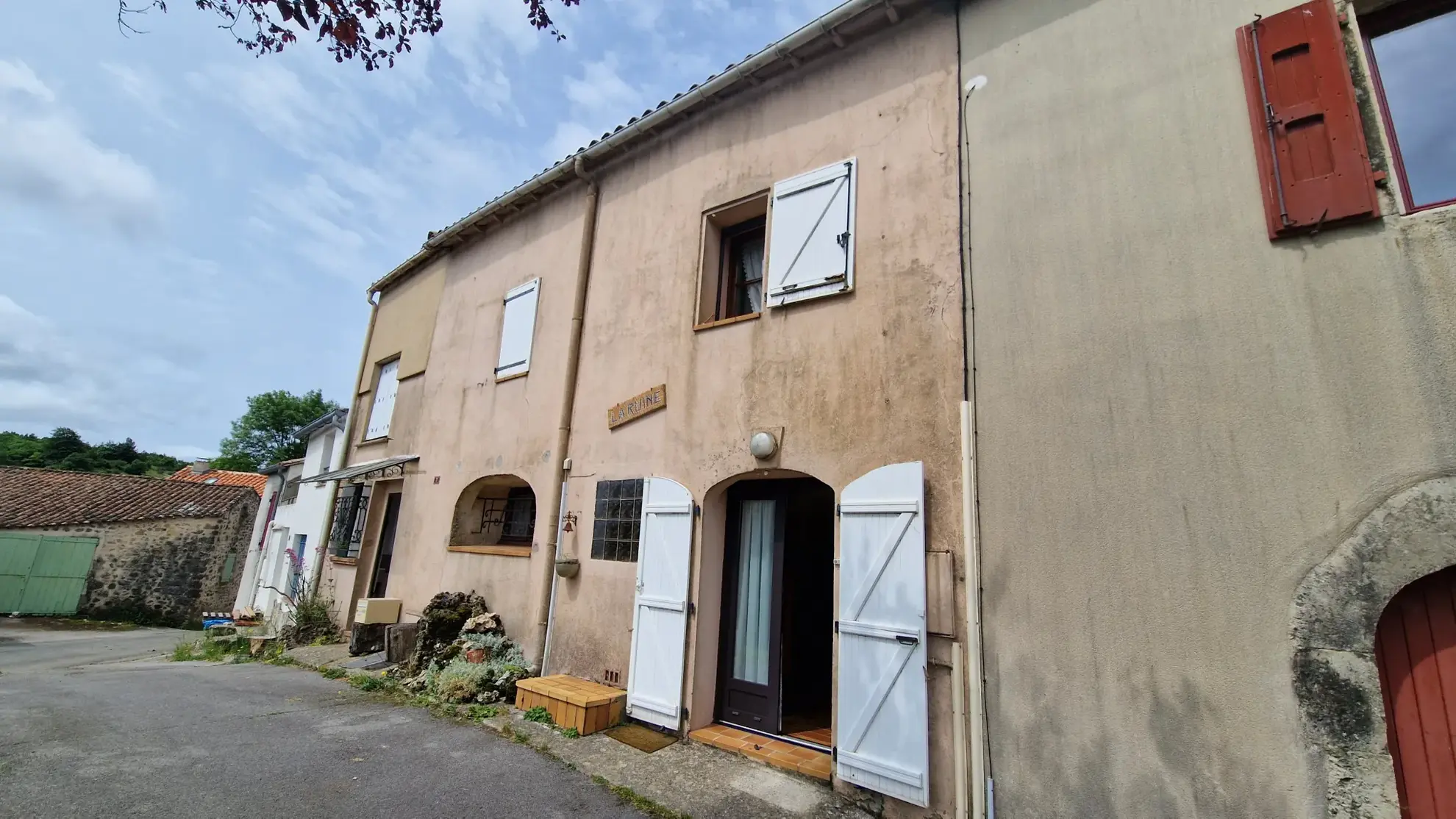Maison de village à Cornus de 91 m² avec travaux à prévoir 