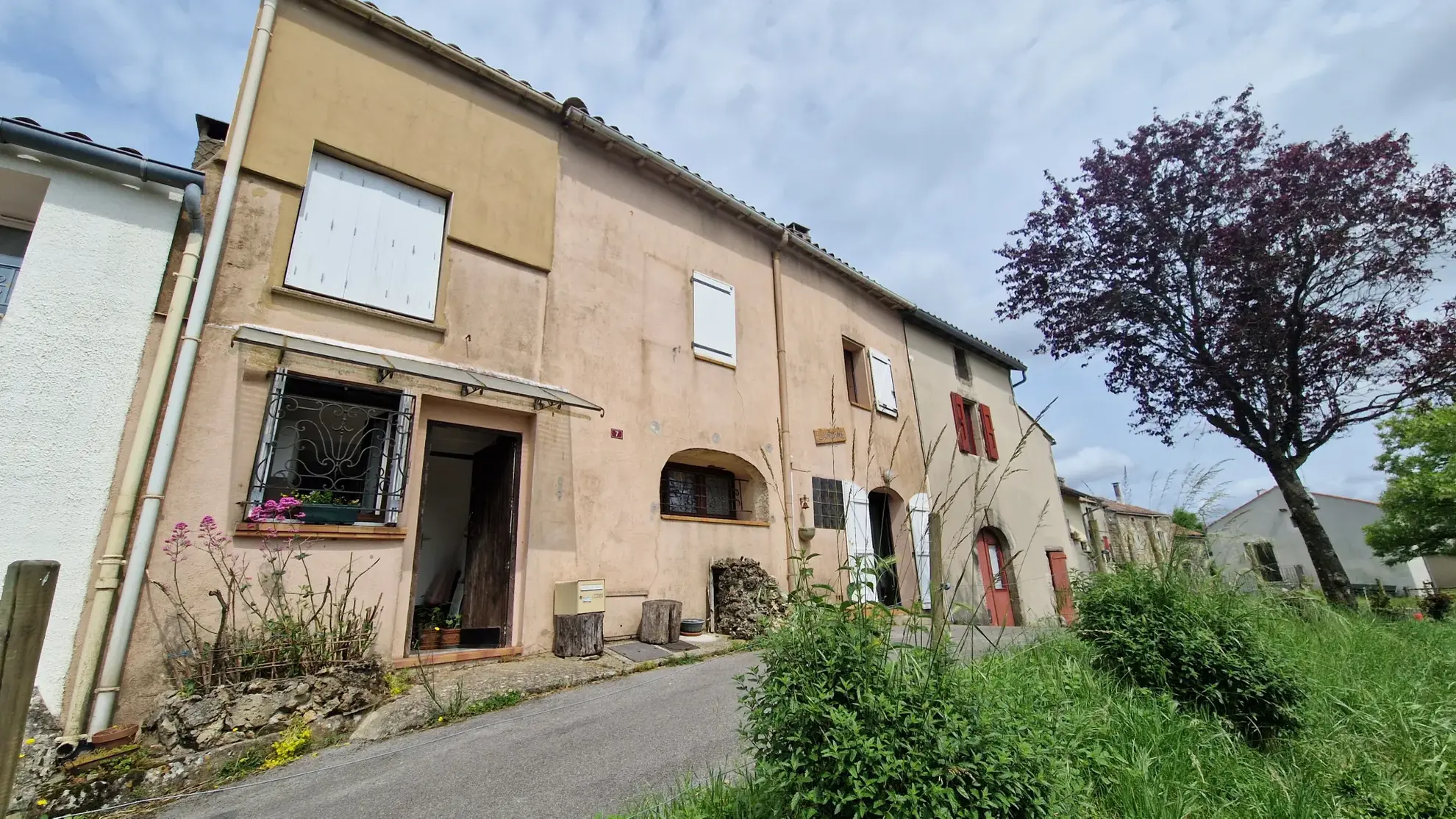 Maison de village à Cornus de 91 m² avec travaux à prévoir 