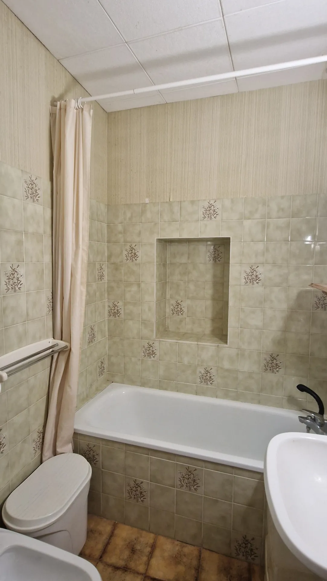 Maison de village à Cornus de 91 m² avec travaux à prévoir 