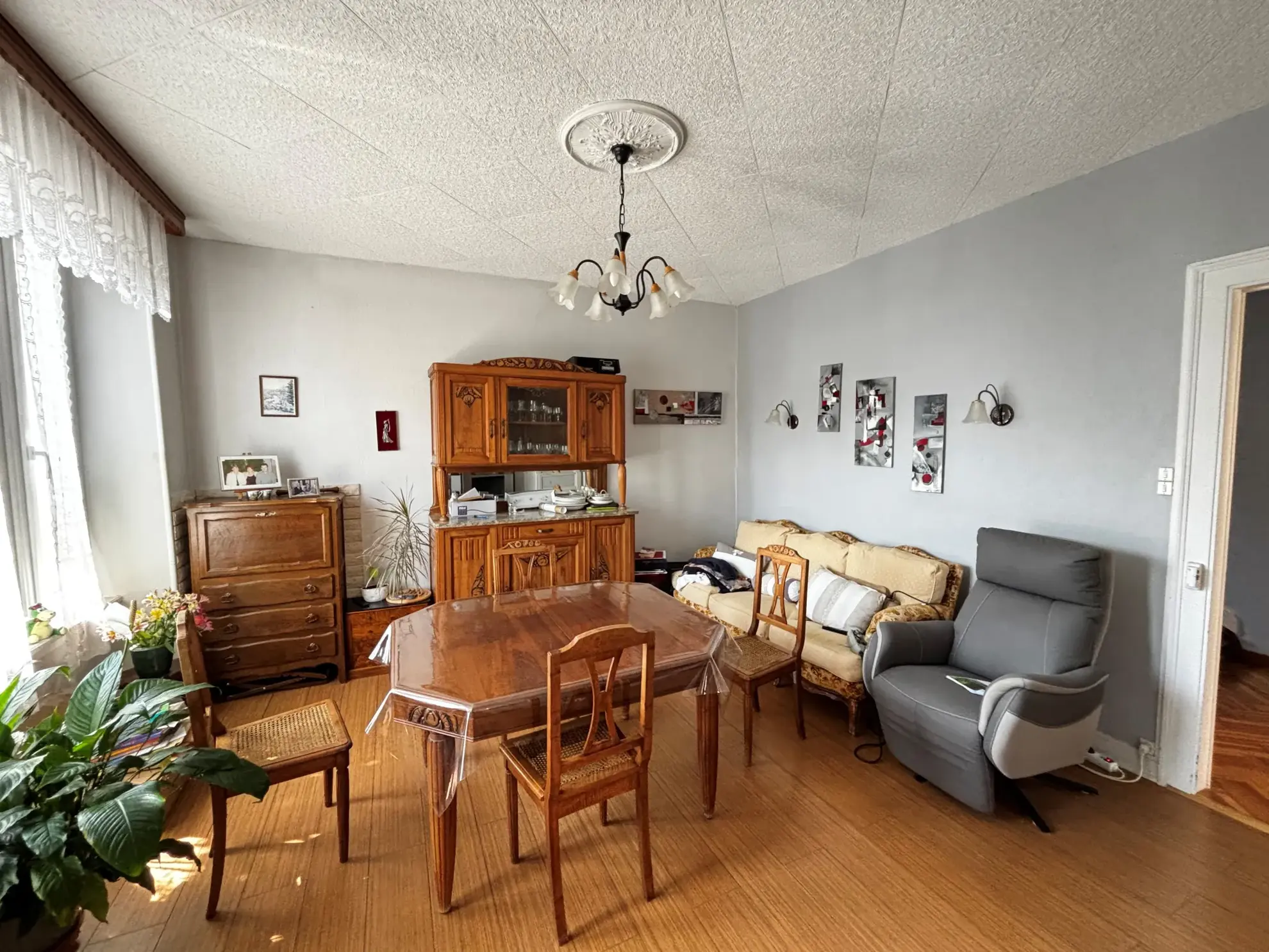 Immeuble de rapport à Montbéliard proche du centre-ville avec jardin et parking 