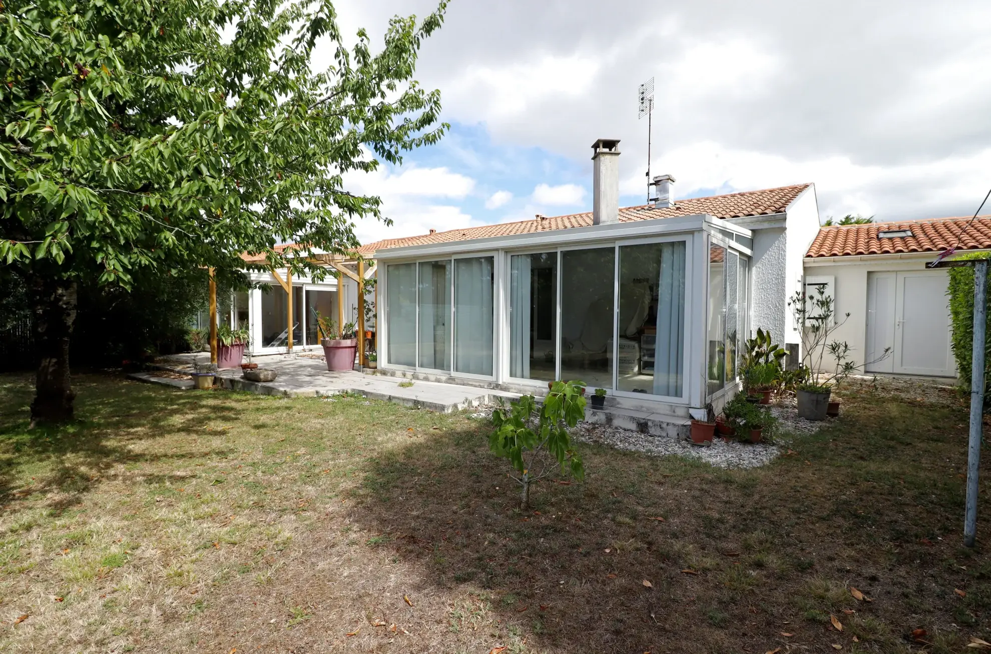 Maison de plain-pied à Semussac proche Royan et plages, 3 chambres