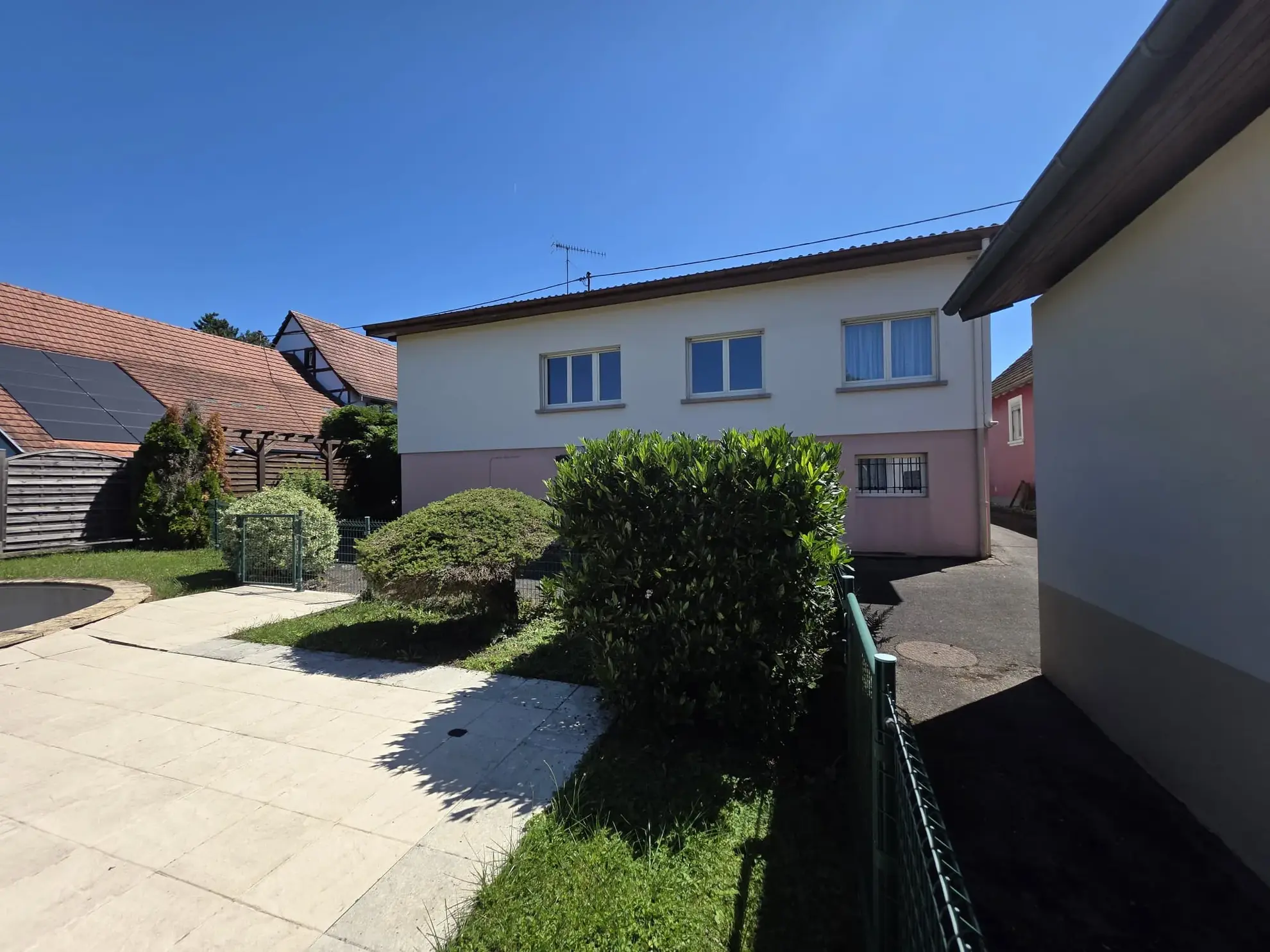 À vendre : Charmante maison de 112 m² à Aspach, espace lumineux et jardin verdoyant 