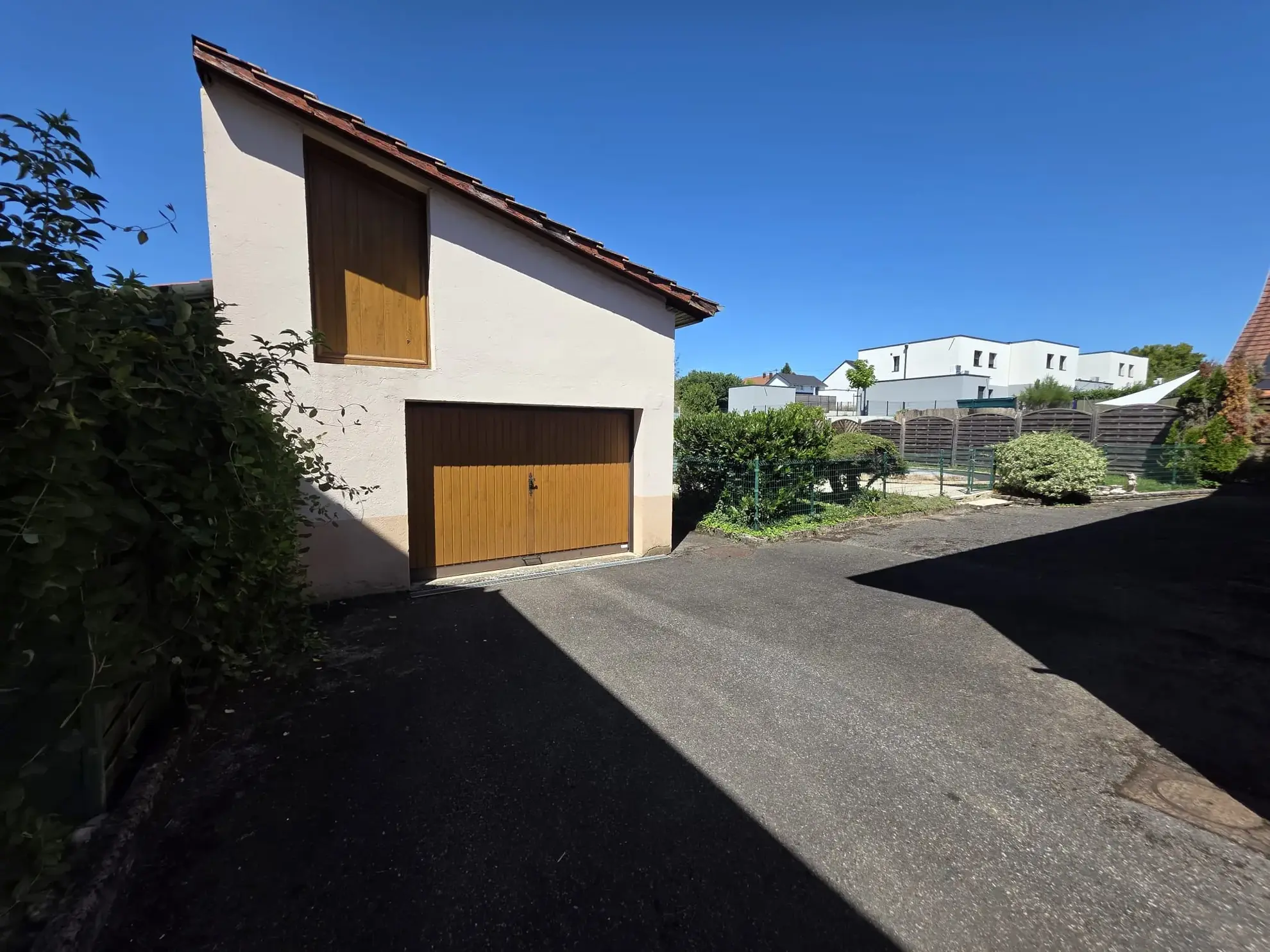 À vendre : Charmante maison de 112 m² à Aspach, espace lumineux et jardin verdoyant 