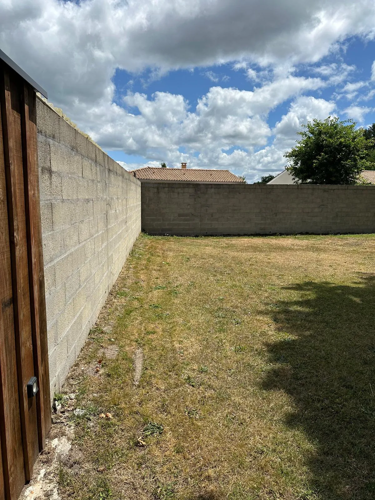 Terrain à bâtir de 1000 m² à Avensan, environnement verdoyant 