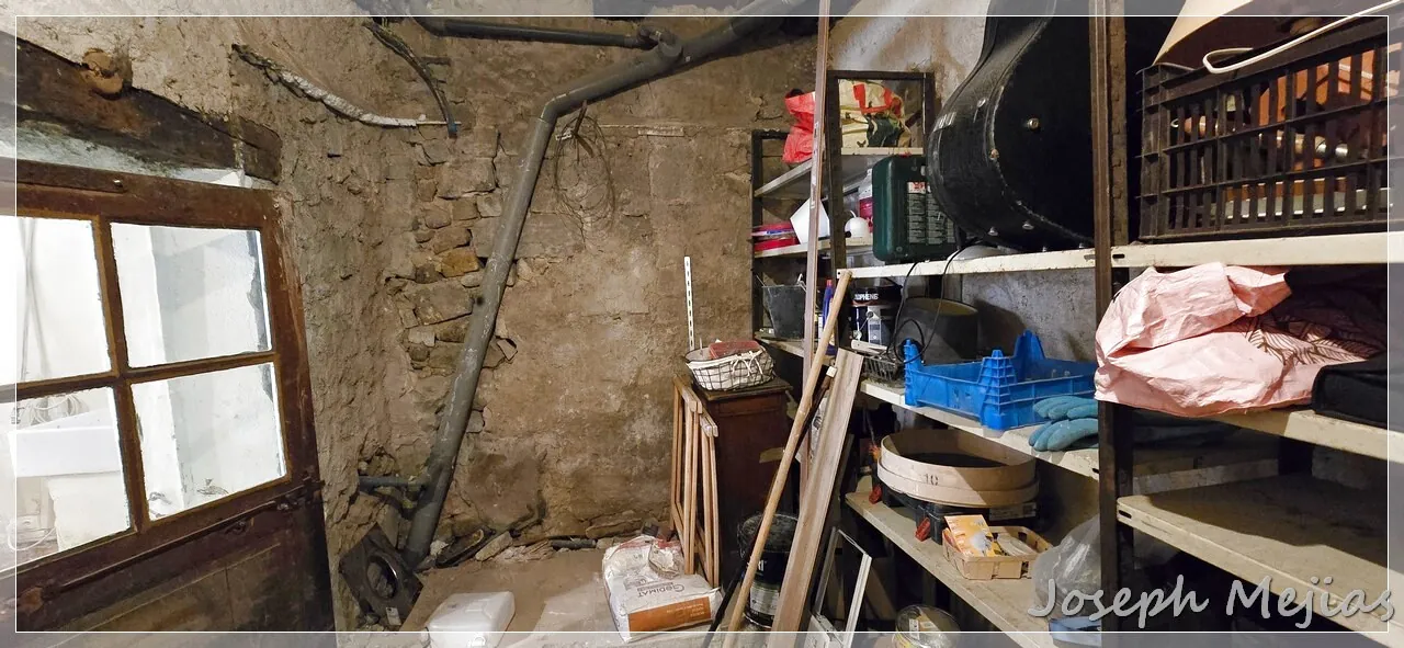 Maison en pierre à Chalencon avec terrasse et vue panoramique en Ardèche 