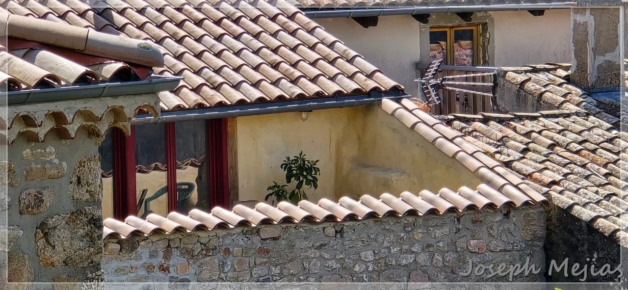 Maison en pierre à Chalencon avec terrasse et vue panoramique en Ardèche 