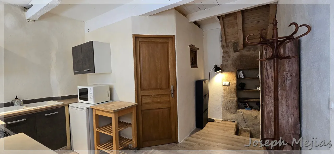 Maison en pierre à Chalencon avec terrasse et vue panoramique en Ardèche 