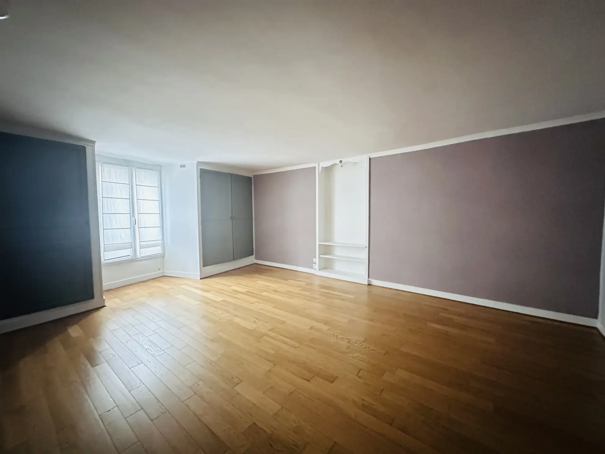 Grande maison de ville à Auneau de 180 m² avec cour et parking 