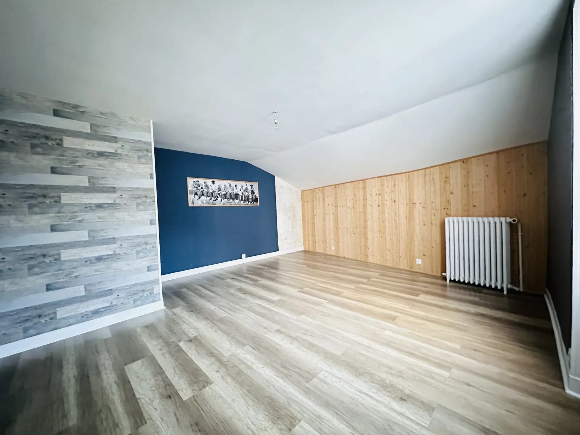 Grande maison de ville à Auneau de 180 m² avec cour et parking 