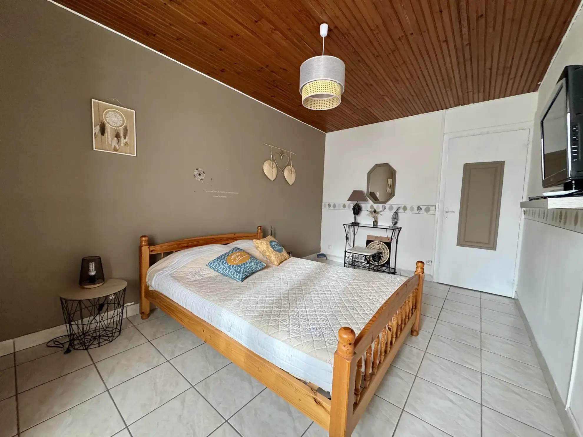 Belle maison de 100 m² à Meschers-sur-Gironde, idéale pour résidence ou investissement locatif 