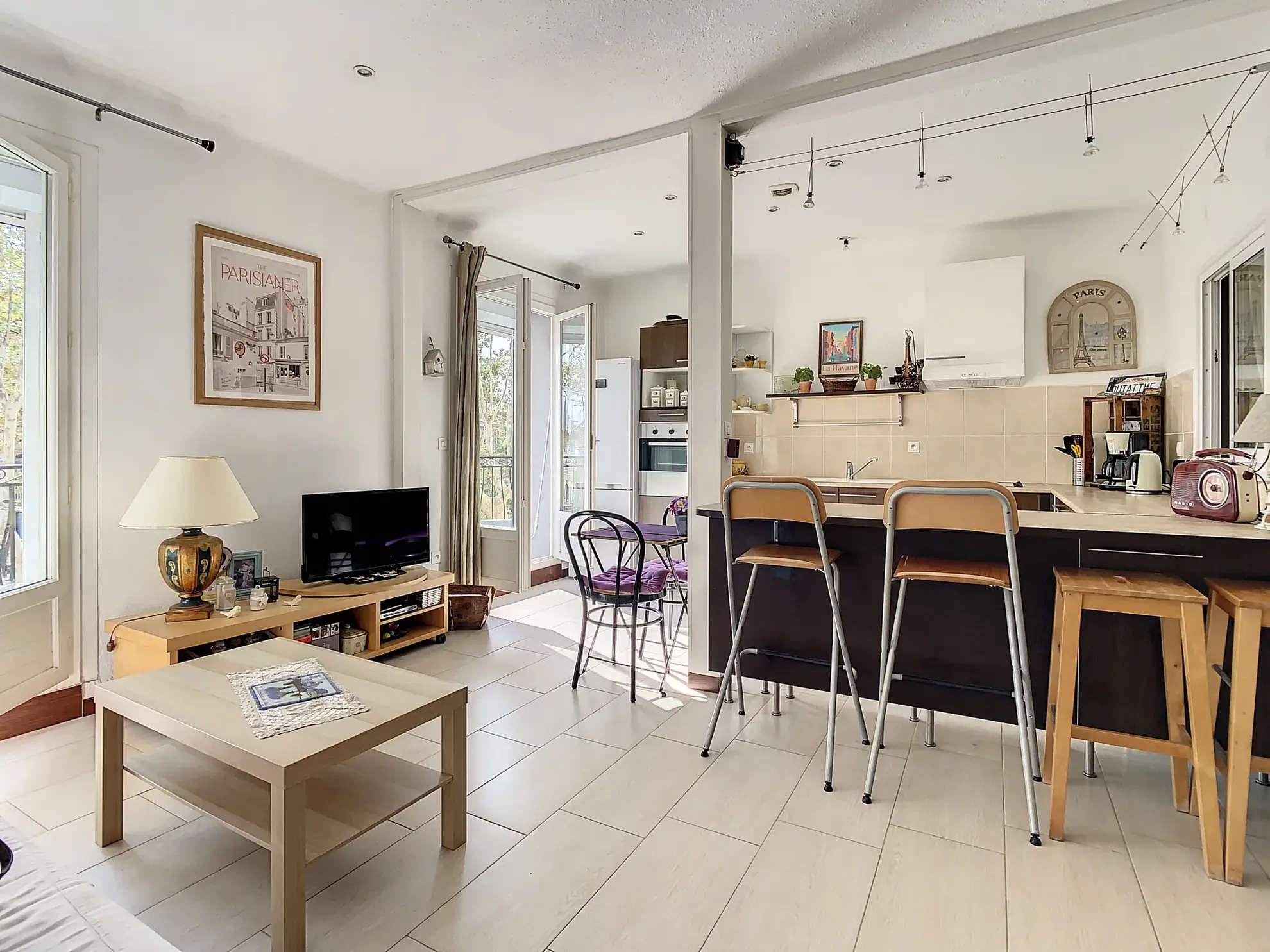 Appartement T2 lumineux avec balcon au centre d'Agde, idéal investissement ou première propriété 