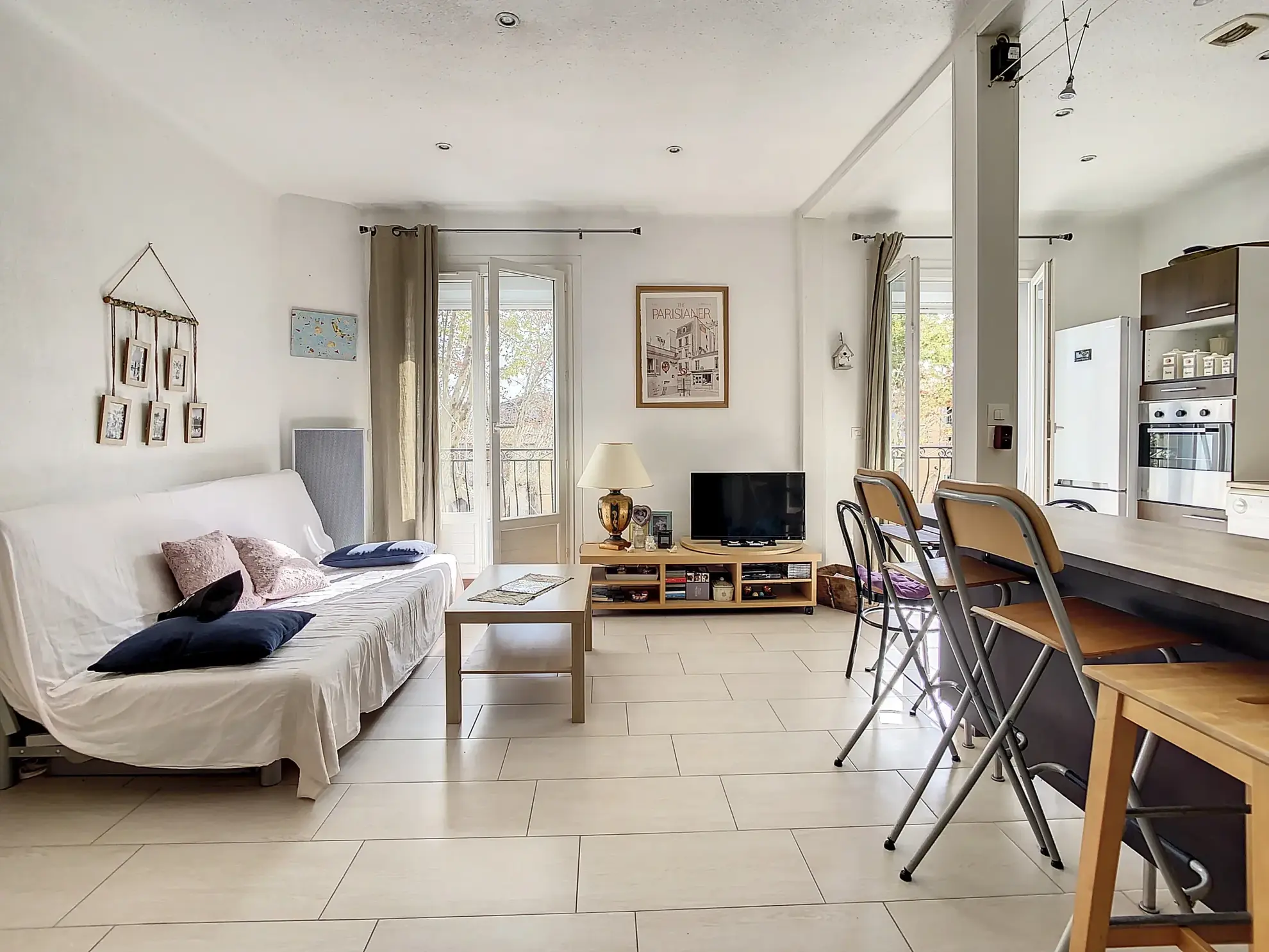 Appartement T2 lumineux avec balcon au centre d'Agde, idéal investissement ou première propriété 