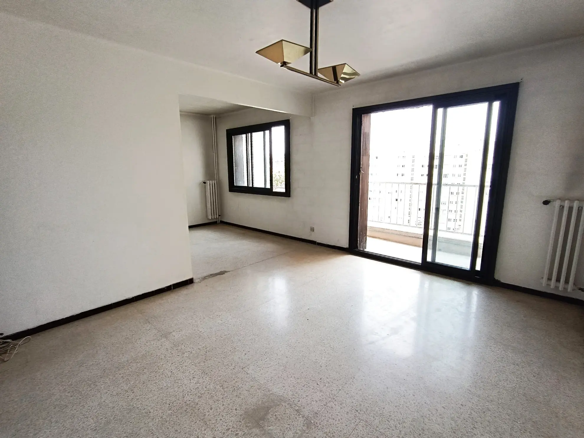 Appartement T4 à Toulon Aguillon de 66 m² avec balcon sud et cave 