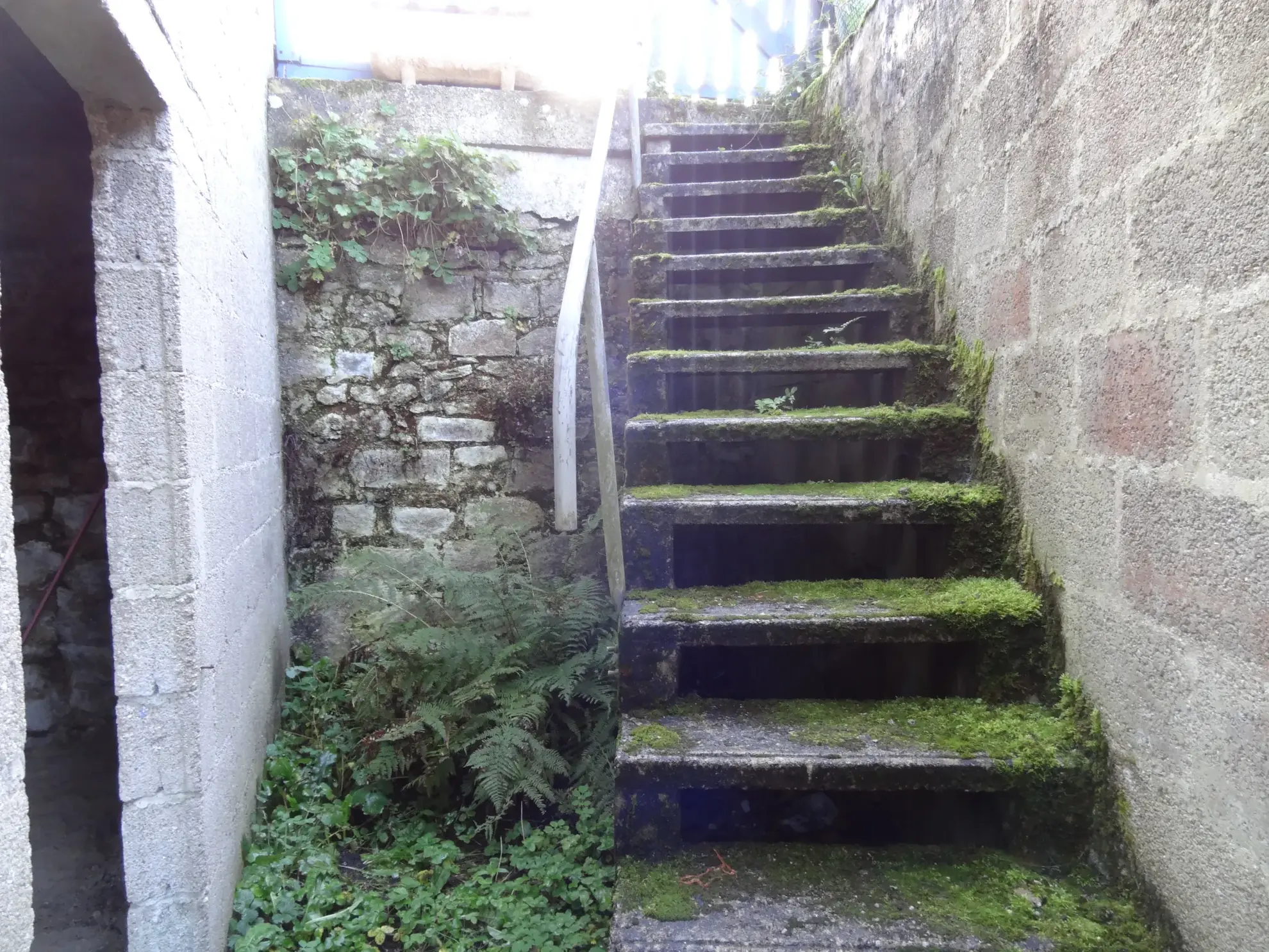 Maison de ville avec jardin et garage à Rostrenen dans les Côtes d'Armor 