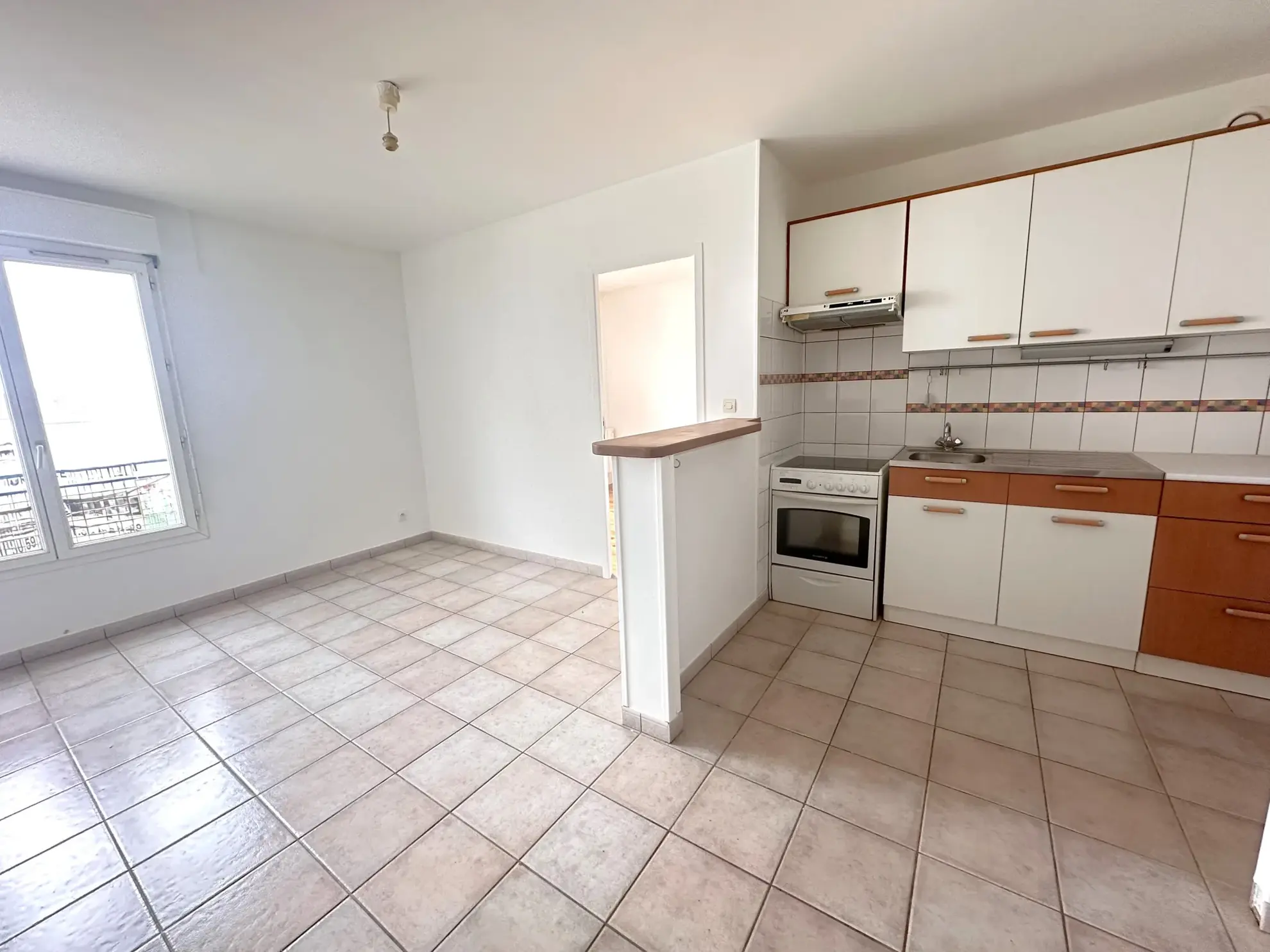 Appartement T2 à Auneau de 31 m2 avec parking privatif et proximité centre-ville 