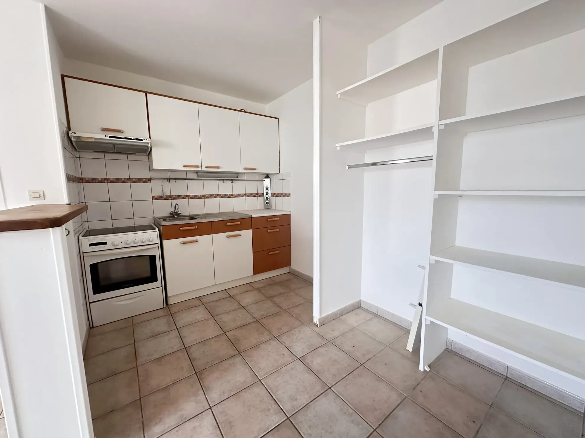 Appartement T2 à Auneau de 31 m2 avec parking privatif et proximité centre-ville 