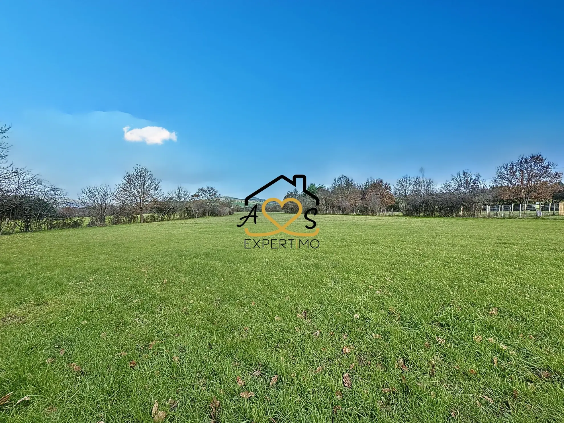 Terrain plat de 2000 m² à Sugères avec permis et raccordement 