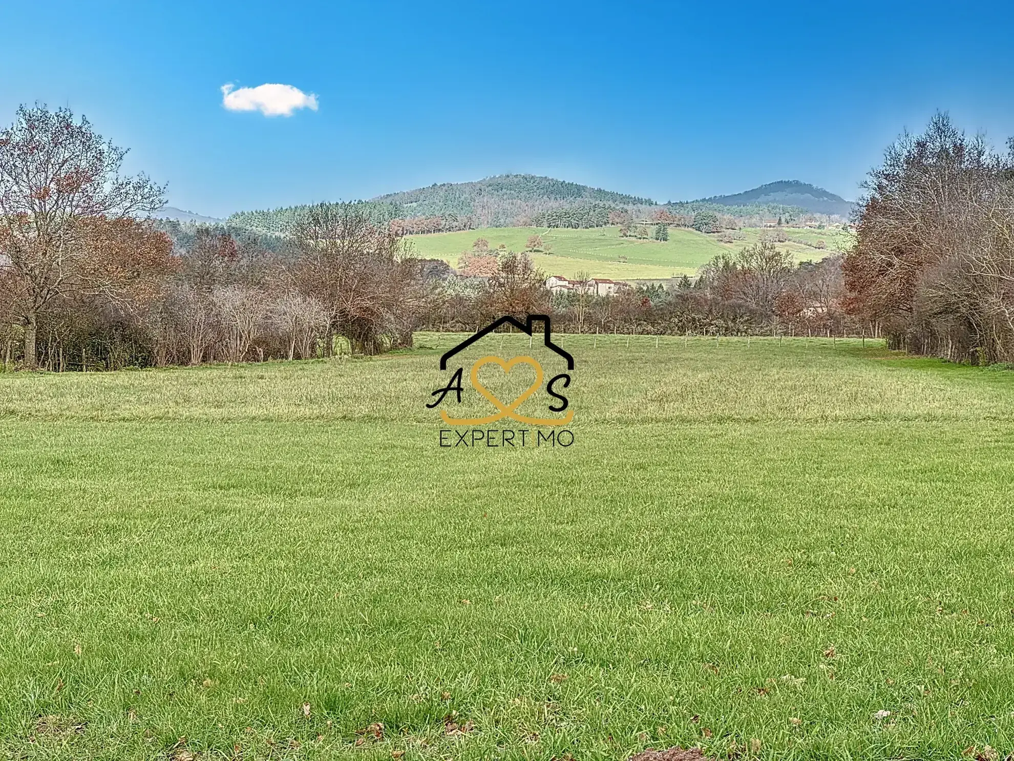 Terrain plat de 2000 m² à Sugères avec permis et raccordement 