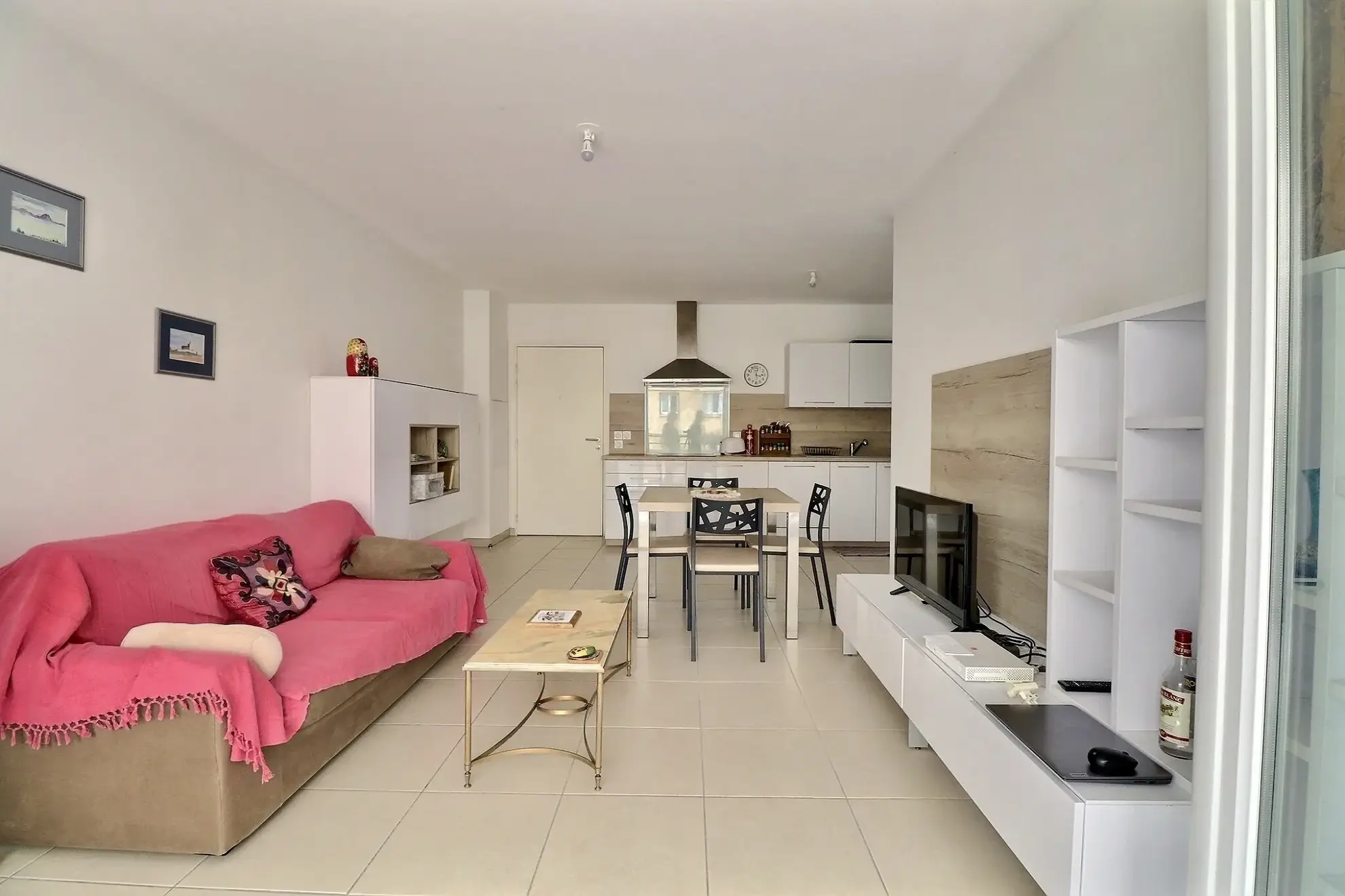 Appartement T3 lumineux avec terrasse et parking à Marseille 9e - Carré Michelet 