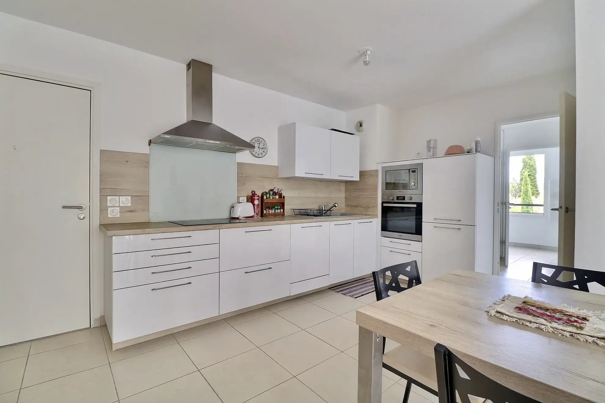 Appartement T3 lumineux avec terrasse et parking à Marseille 9e - Carré Michelet 