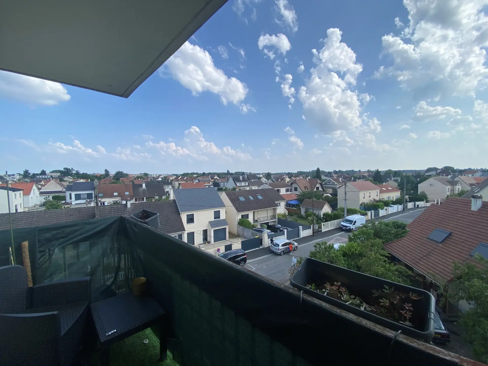 Appartement 4 pièces à Viry-Châtillon de 77 m² avec balcon et parking 