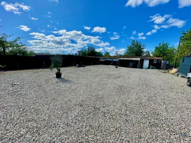 Terrain de loisirs rénové de 570 m² à Vias Plage, proche de la mer